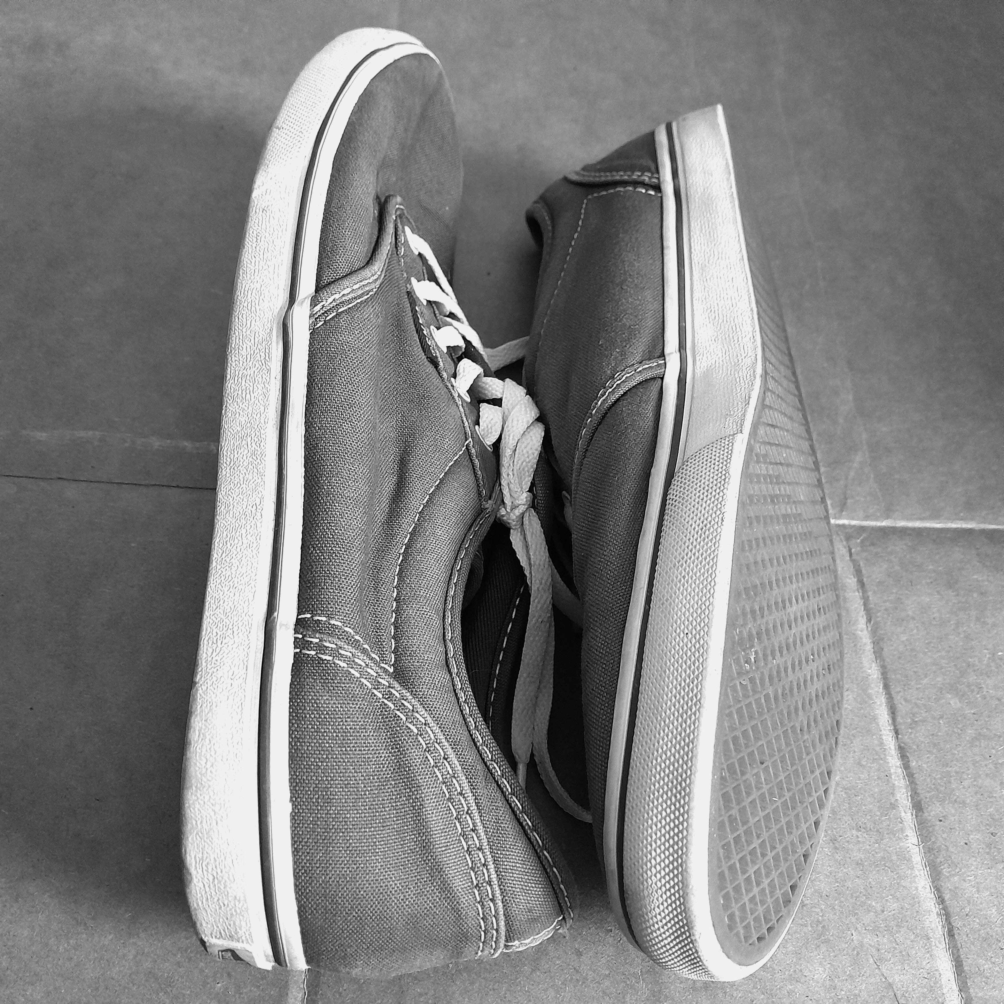 Vans VANS Off The Wall Women’s Classic Skate Shoe Gray Size US 8.5 / IT 38.5 - 6 Thumbnail