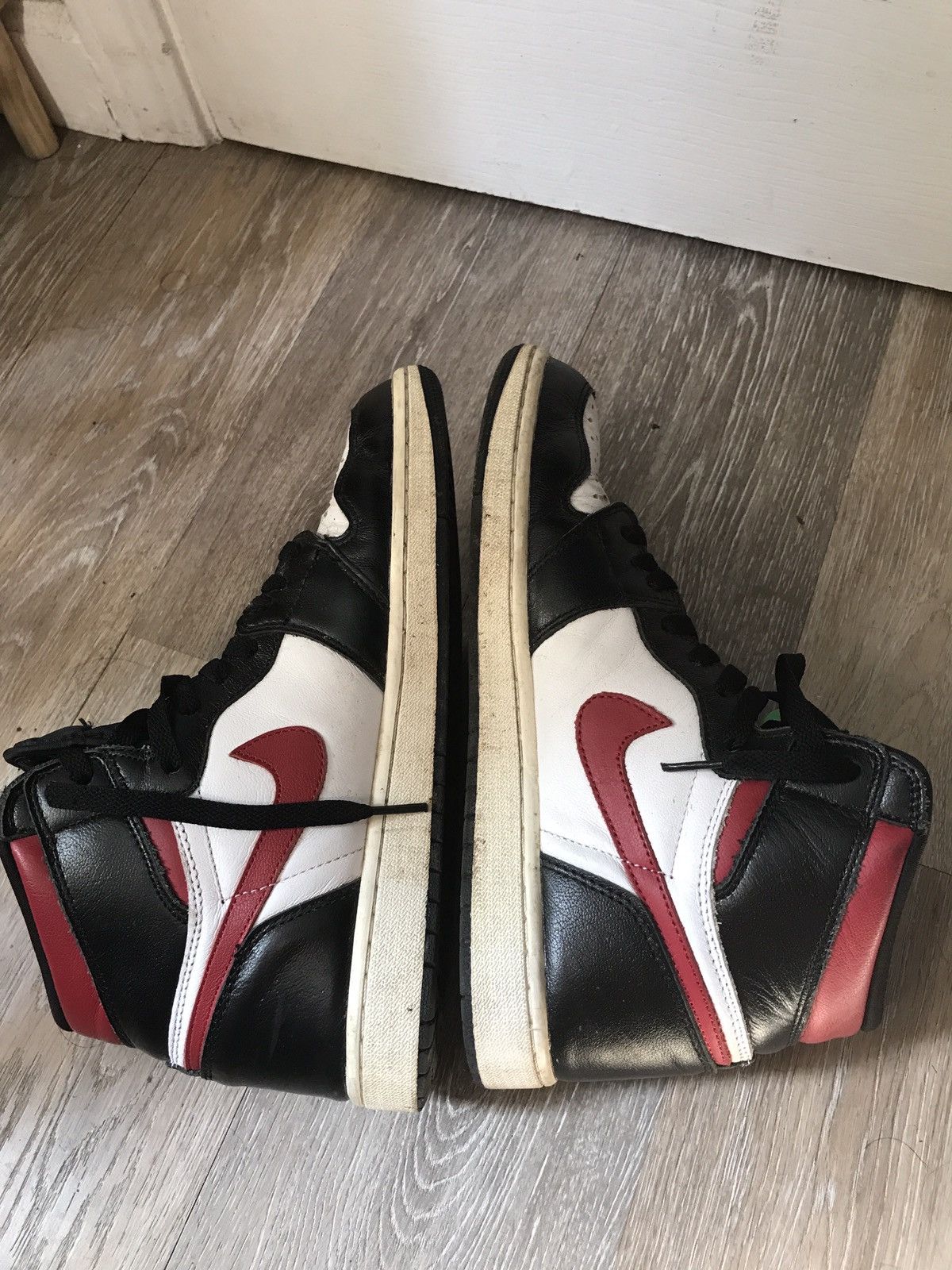 Jordan Brand Air Jordan 1 Retro High Black Gym Red Sail 9.5 2019 Nike Size US 9.5 / EU 42-43 - 3 Thumbnail