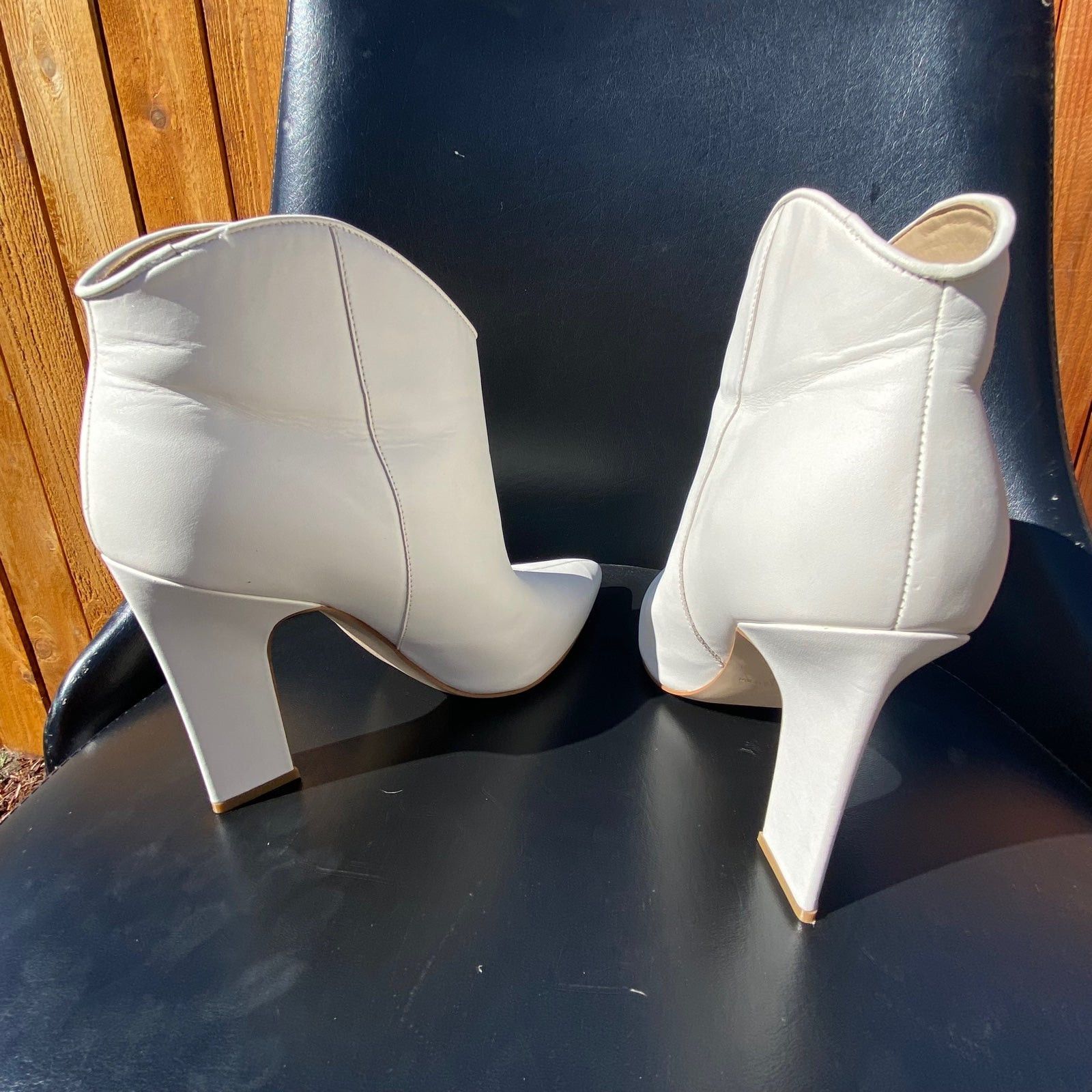 Marc Fisher Marc Fisher LTD White Leather Pointed Toe Ankle Booties Size US 8.5 / IT 38.5 - 7 Thumbnail
