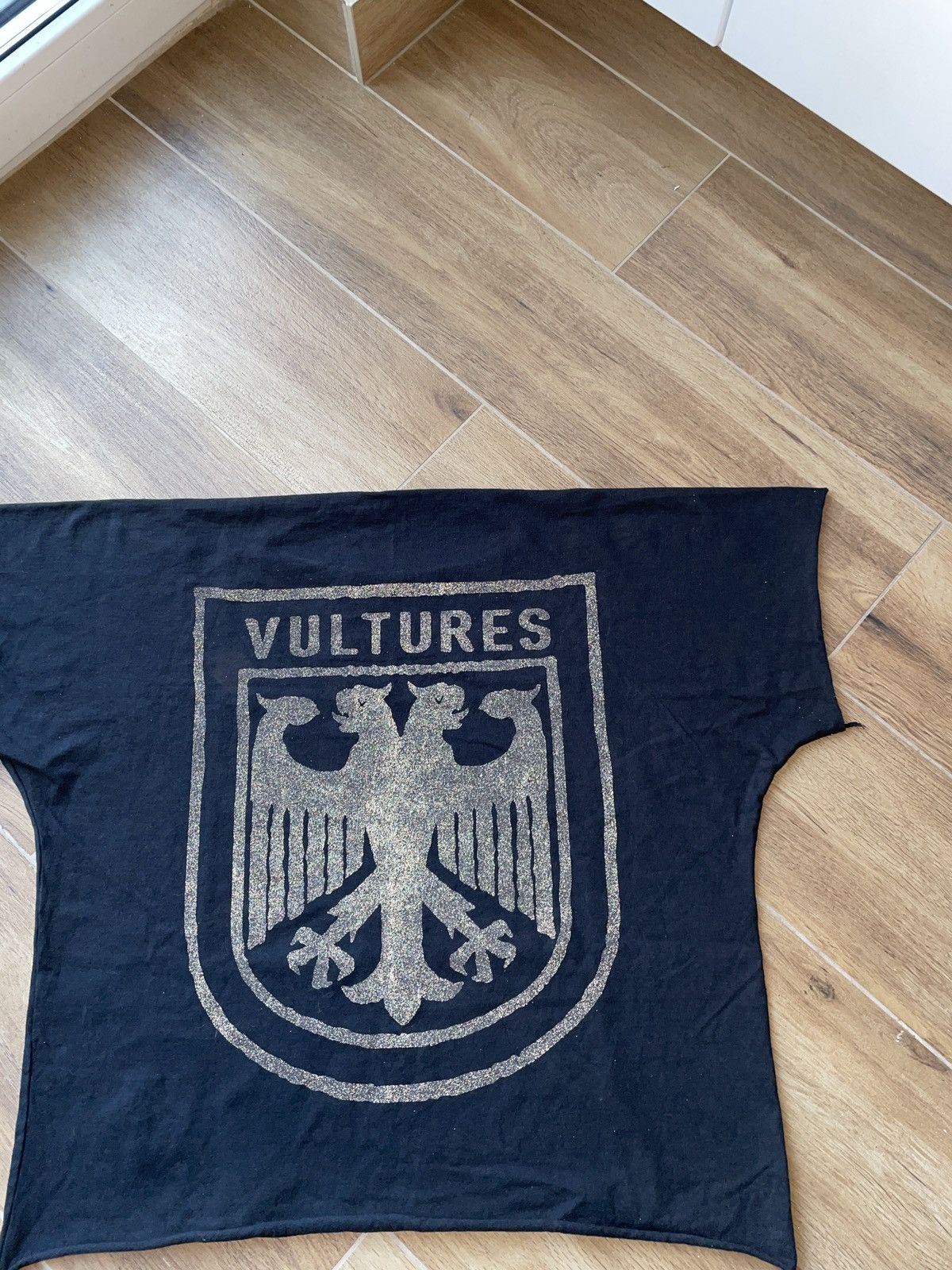 Yeezy Vintage Yeezy Vultures T-Shirt Yzy Japanese Avant Garde Y2K Size US M / EU 48-50 / 2 - 9 Thumbnail
