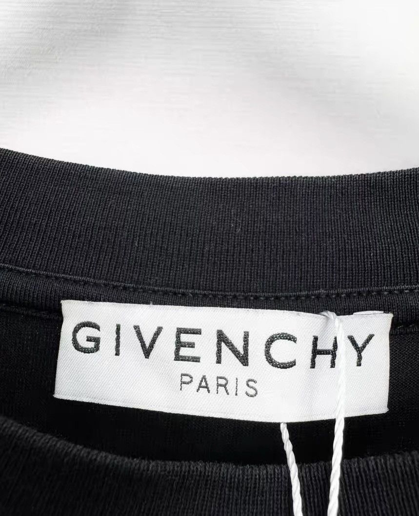 Givenchy Givenchy graffiti short-sleeved shirt Size L / US 10 / IT 46 - 2 Thumbnail