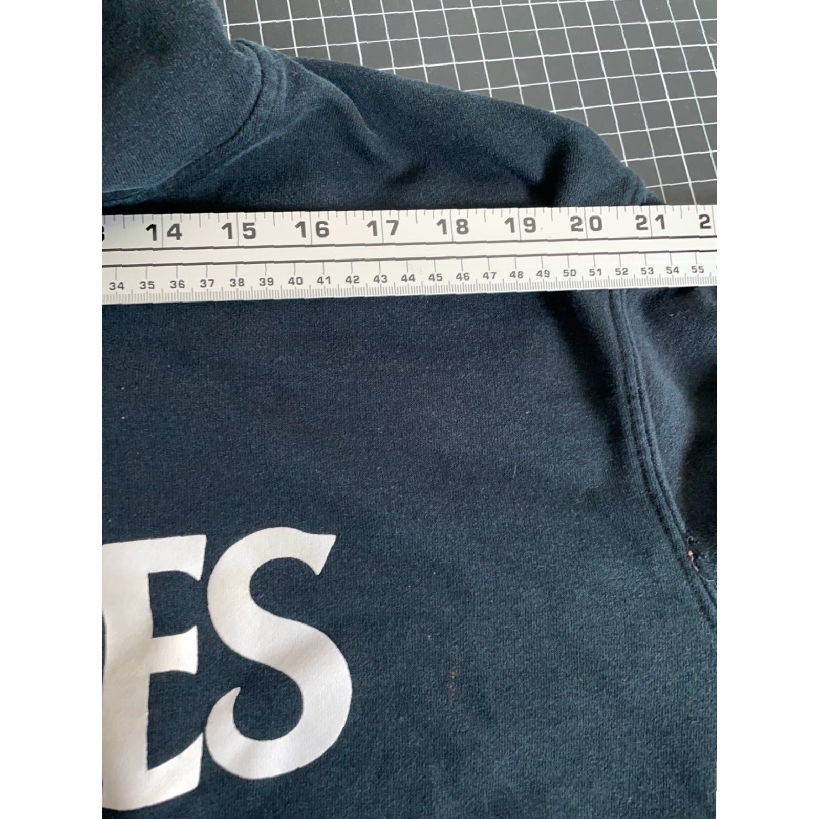 Vintage VTG The Beatles Sweatshirt Hoodie Adult XL Black Zip Up Crew Neck Graphic Print Heavyweight Pockets Official Product 2005 Mens XL Size US XL / EU 56 / 4 - 7 Thumbnail