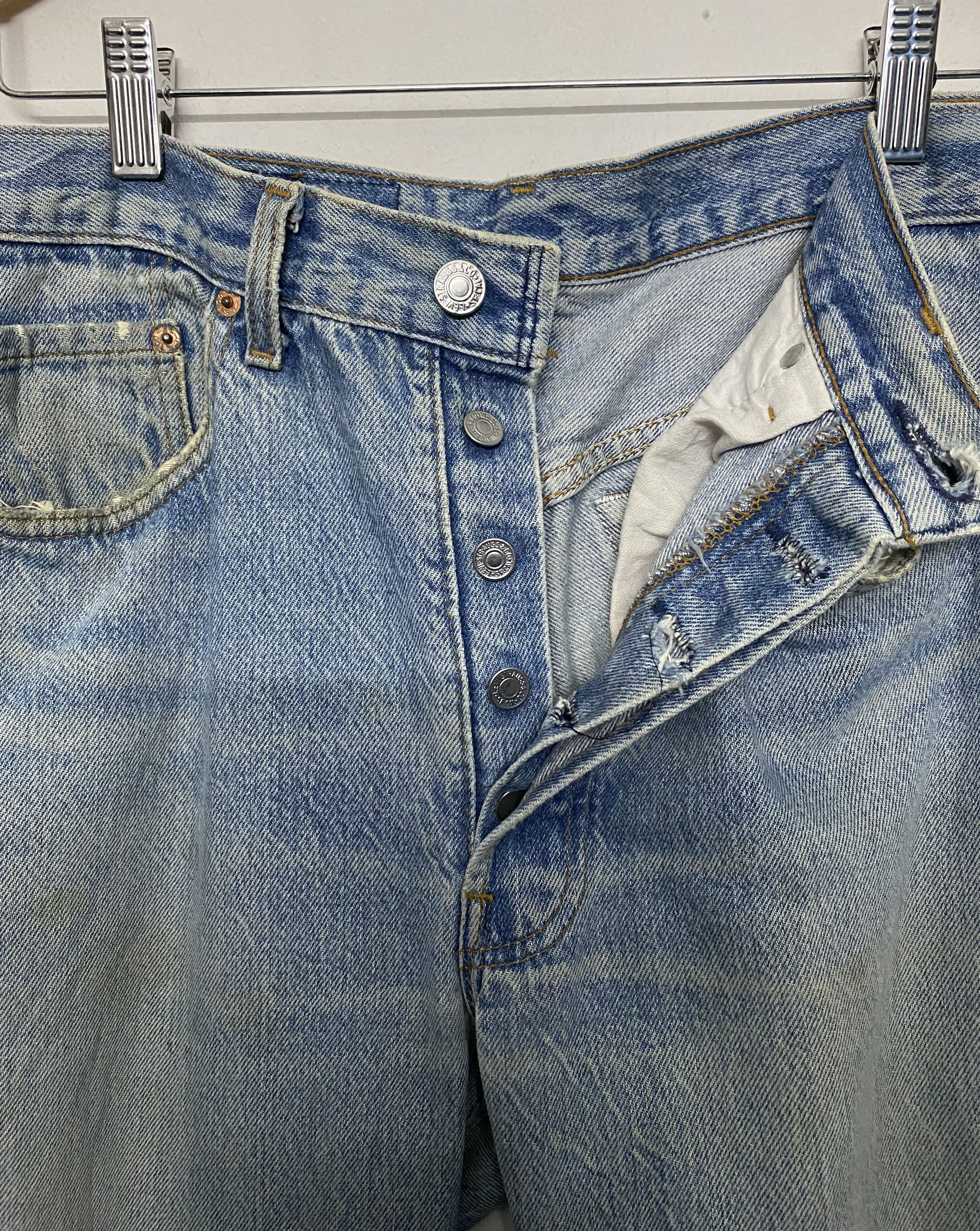 Levi's Vintage Clothing Vintage 90s Levi's 501 Light Wash Jeans Made in USA Size US 32 / EU 48 - 5 Thumbnail