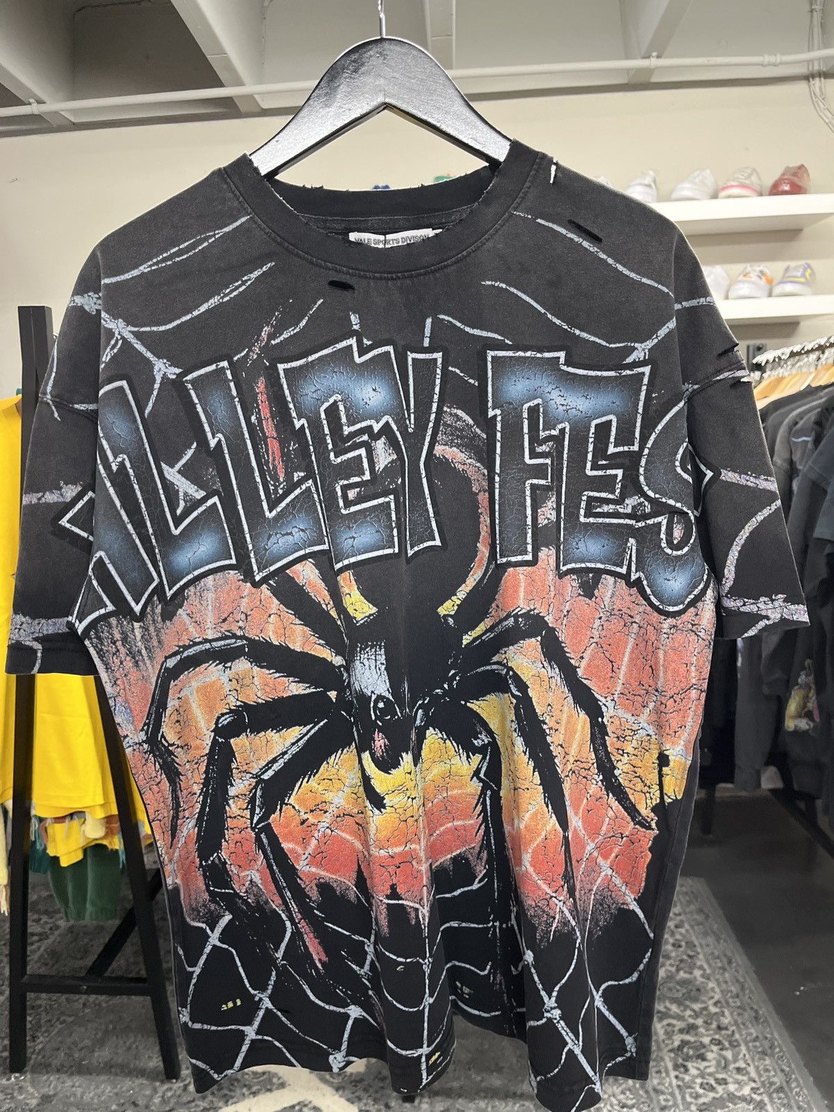 Vale Vale Widow Big Tee Size US M / EU 48-50 / 2 - 1 Thumbnail