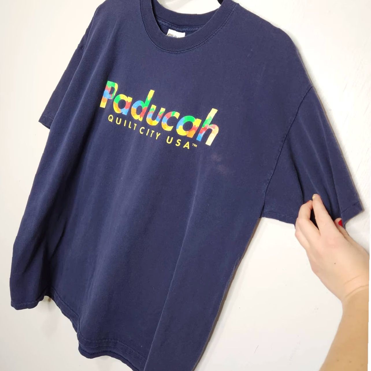 Vintage VINTAGE Paducah Quilt City USA Gildan XL Art Blue Shirt VTG Y2K Destination Unisex Adults XL Blue Shirt 90s Size US XL / EU 56 / 4 - 4 Thumbnail