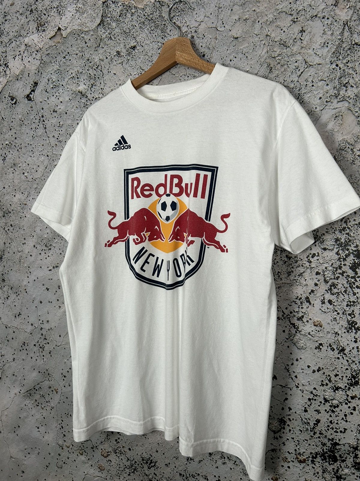 Adidas Vintage Adidas Red Bull New York Football Tee Soccer Size US M / EU 48-50 / 2 - 2 Thumbnail