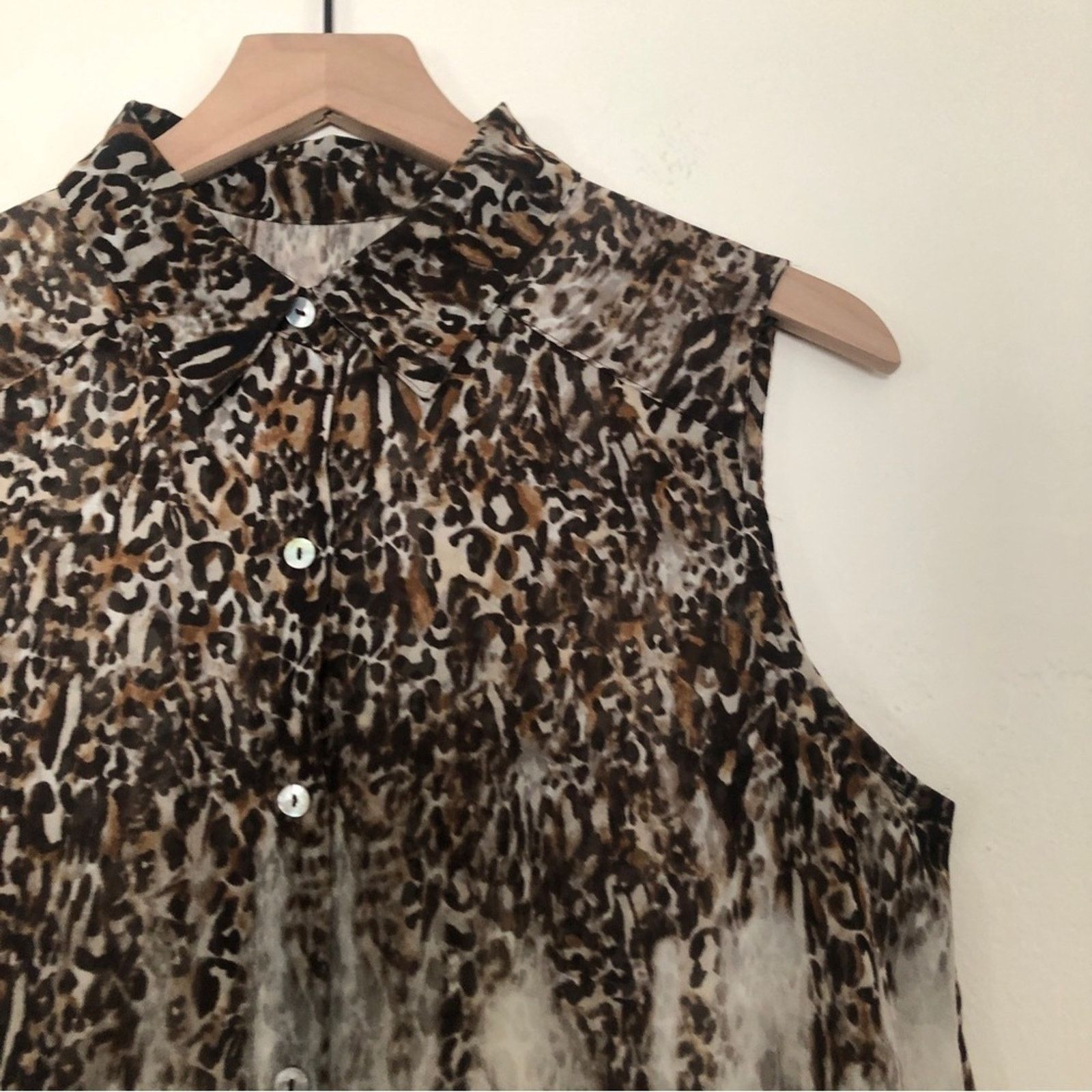Chicos Chico's Leopard Print Semi-Sheer Sleeveless Tank Blouse Top Size M / US 6-8 / IT 42-44 - 3 Thumbnail