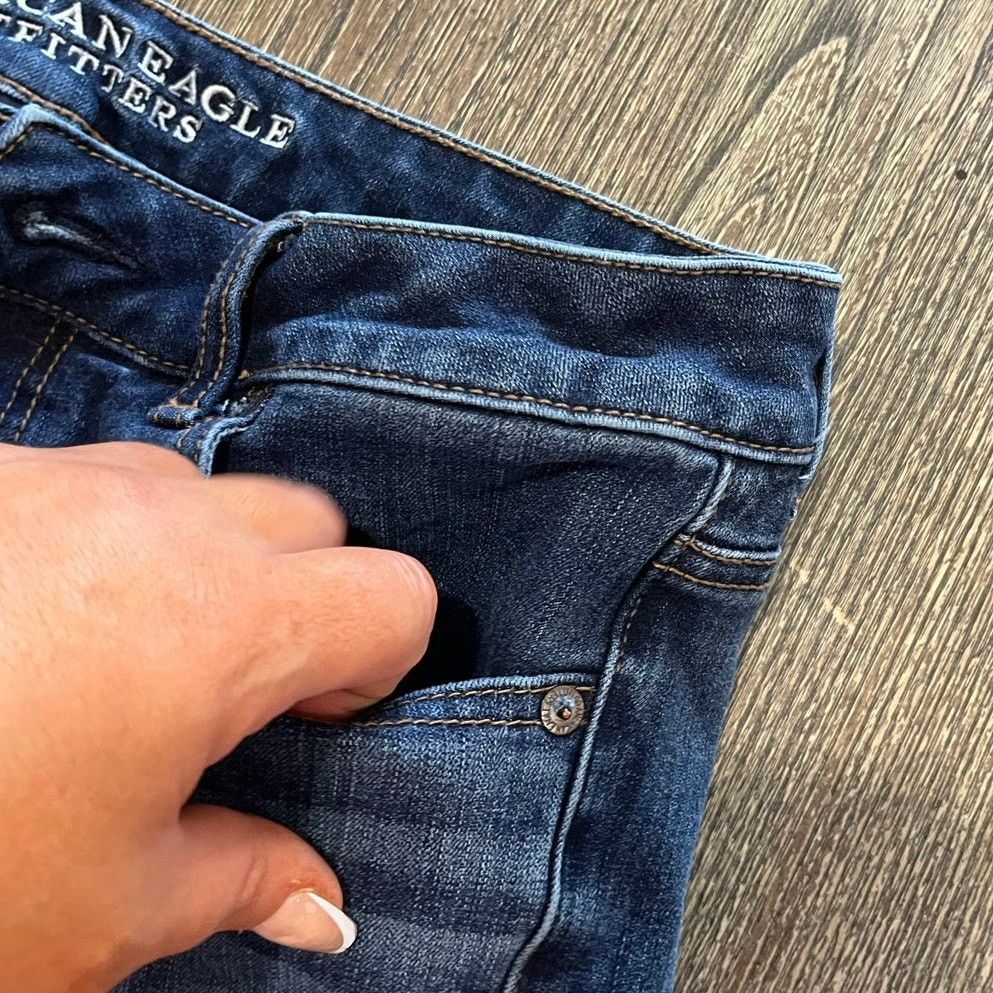 American Eagle Outfitters American Eagle Midi Shorts Mid Rise Denim Cuffed Hem Size 6 Size 28" / US 6 / IT 42 - 2 Thumbnail
