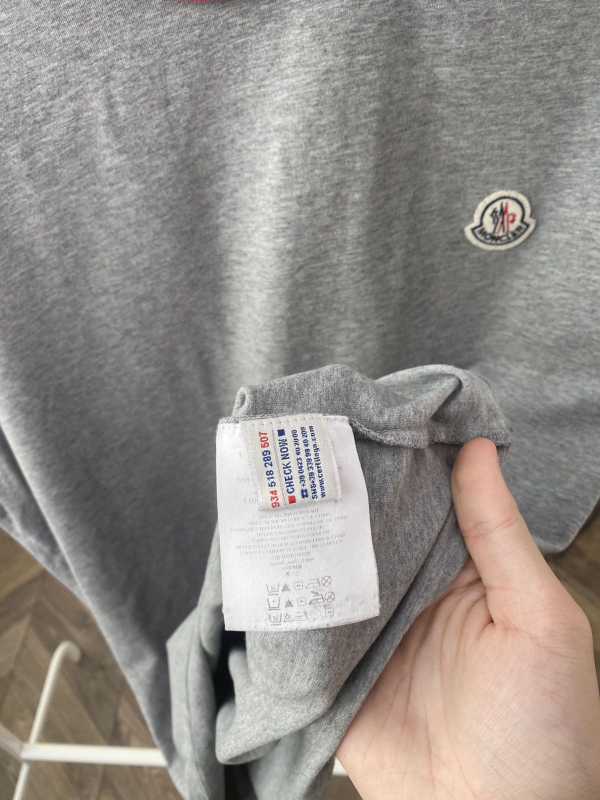 Moncler Vintage Moncler Denim Logo Gray Tee Size US L / EU 52-54 / 3 - 9 Thumbnail