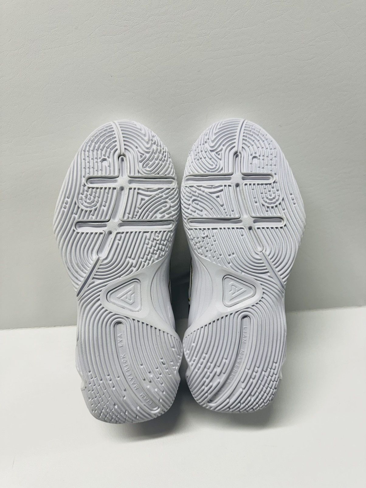 Nike Nike Giannis Immortality 4 White Gold Black Size US 6.5 / EU 39-40 - 6 Thumbnail