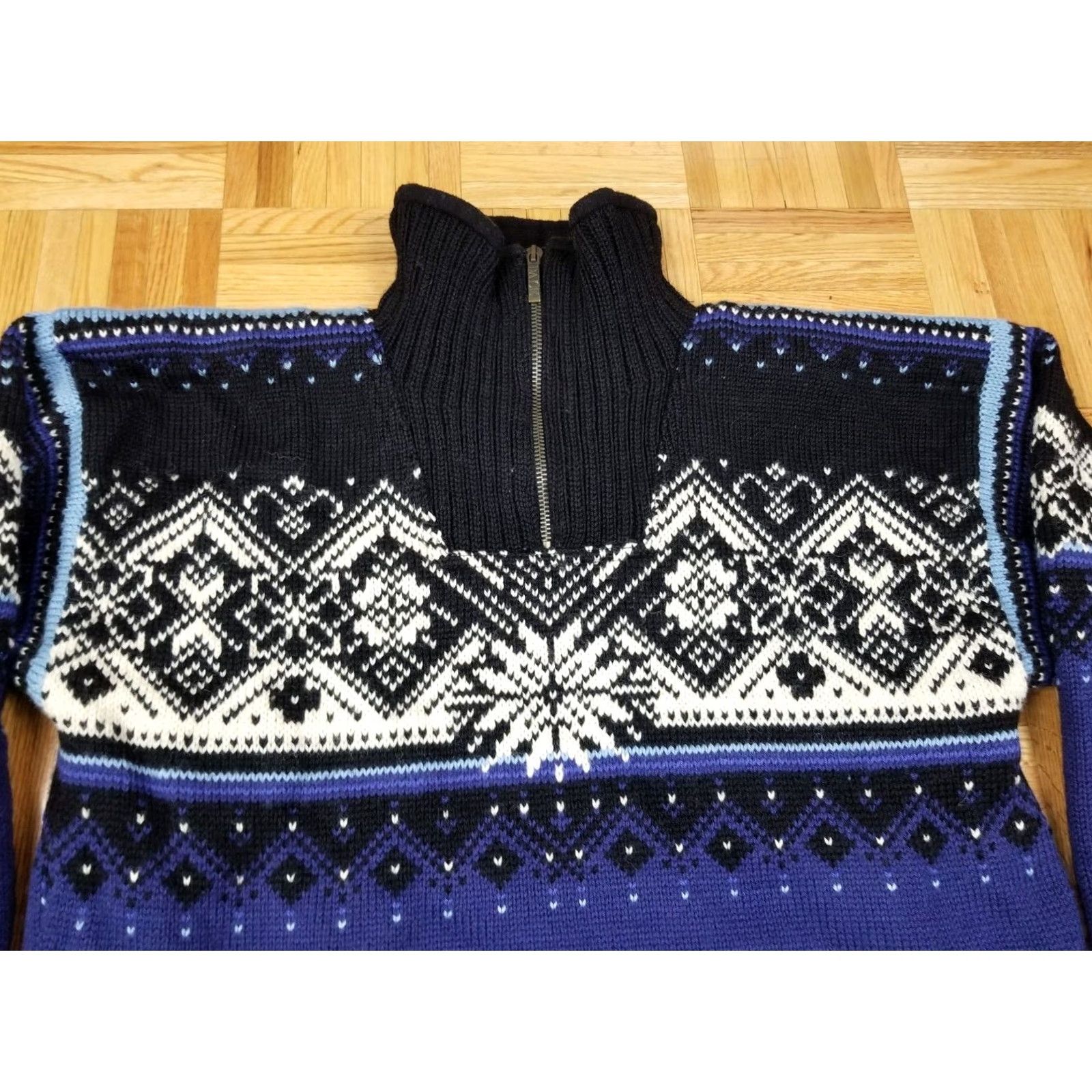 Dale Of Norway VINTAGE Y2K Dale of Norway Ski 100% Wool Half Zip Up DuPont Teflon Sweater SZ S Mens Blue Wool PullOver 21/21/19/24 Size US S / EU 44-46 / 1 - 2 Thumbnail