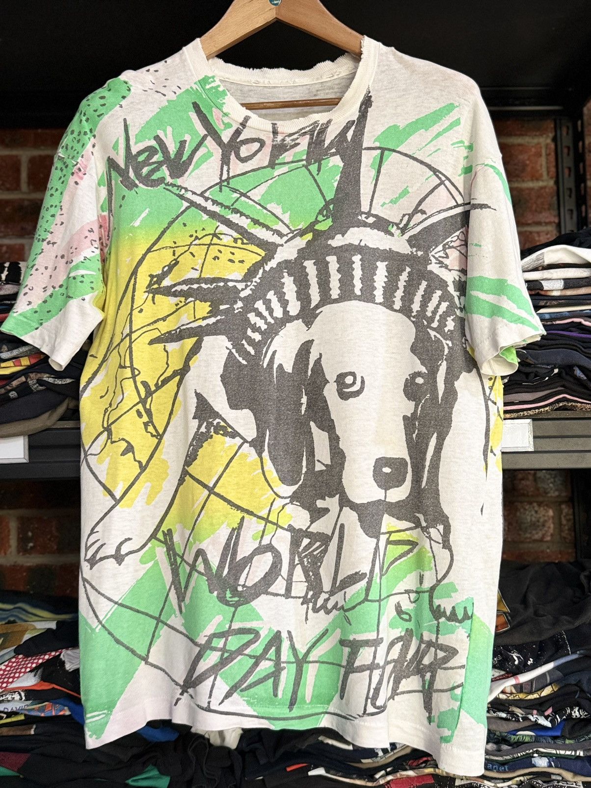 Fuck Art, Make Tees Thrashed Vintage 90s Art Ovp New York World Day Tour Tee Size US L / EU 52-54 / 3 - 1 Thumbnail