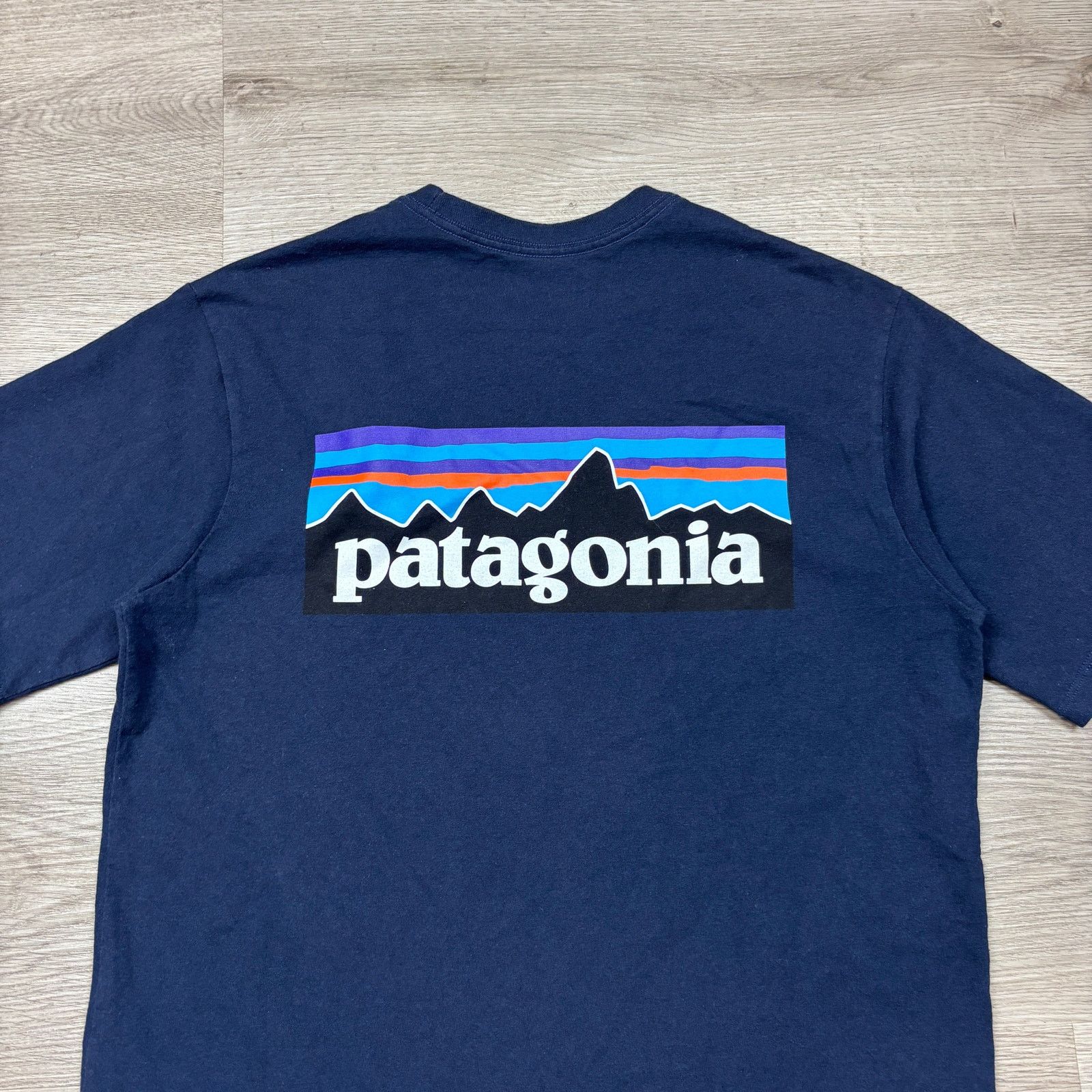Patagonia Patagonia P-6 Logo Regular Fit Responsibili-tee Shirt Mens S Size US S / EU 44-46 / 1 - 3 Thumbnail