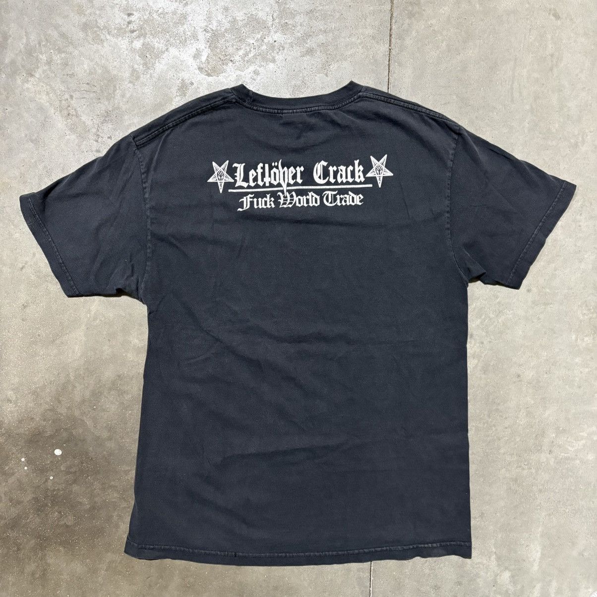 Band Tees RARE Vintage 2004 Leftöver Crack Fuck World Trade Band Tee L Size US L / EU 52-54 / 3 - 4 Thumbnail