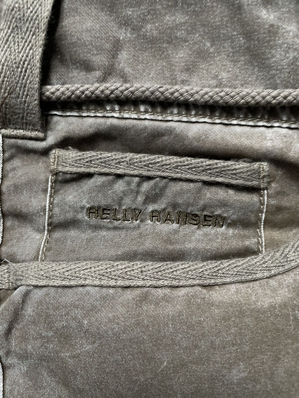 Helly Hansen Rare Helly Hansen Outdoor Nylon Distressed Nylon Pants 28 Size US 28 / EU 44 - 9 Thumbnail