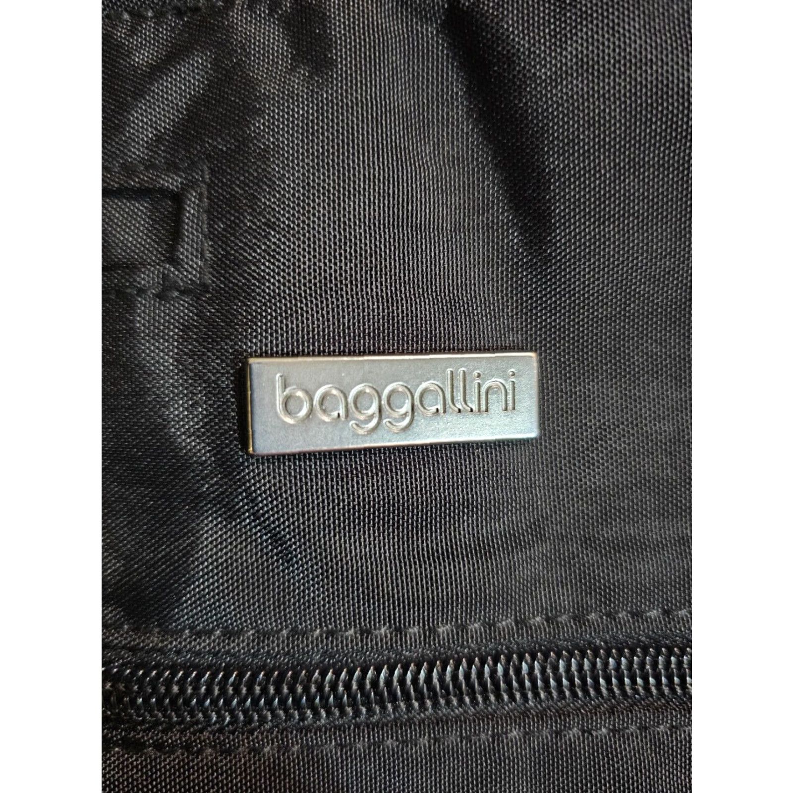 Vintage Baggallini Signature Black Nylon Crossbody Bag Medium Purse Multi Pocket Criss Cross Size ONE SIZE - 2 Thumbnail
