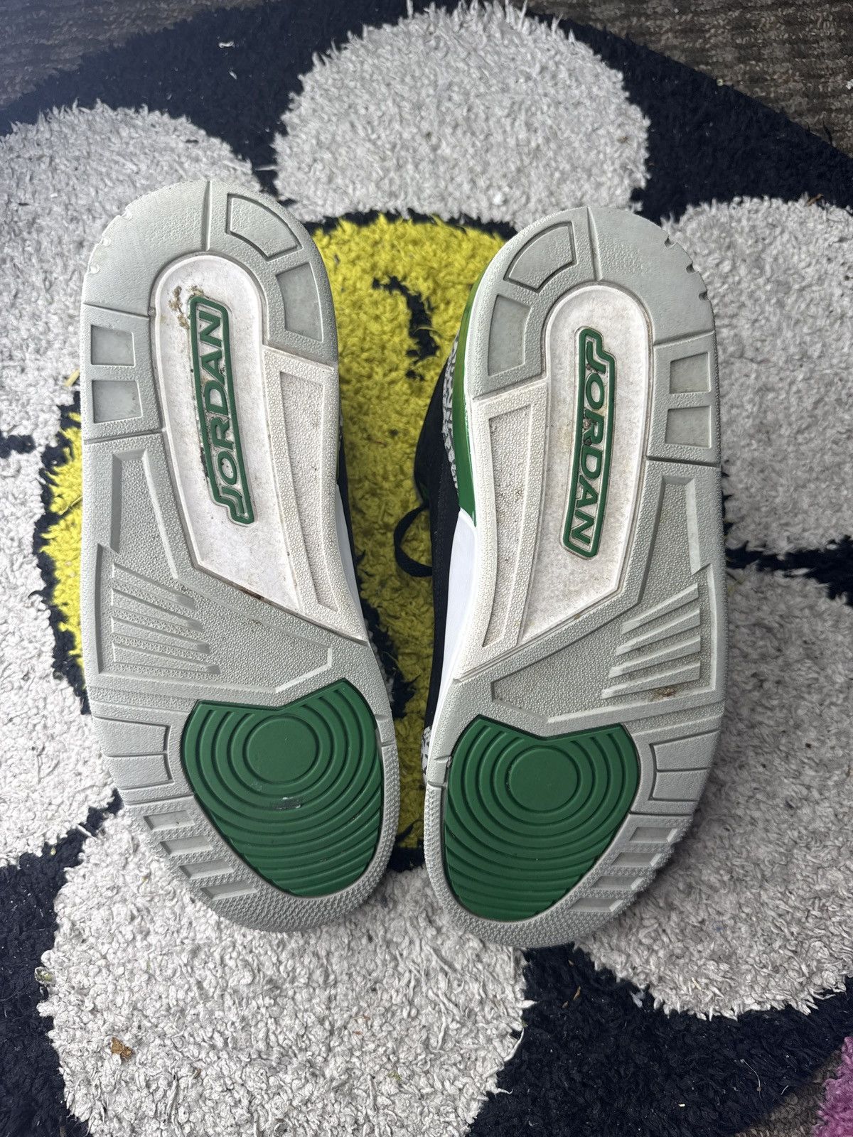 Jordan Brand Air Jordan 3 Retro Pine Green Size US 9.5 / EU 42-43 - 3 Thumbnail