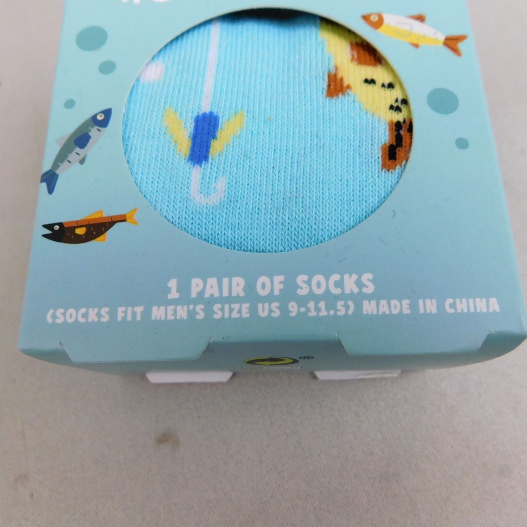 Vintage Paladone Men's Socks 9-11.5 Mid Calf Stocking Stuffer Ornament Box Blue Fish Novelty Socks Size ONE SIZE - 2 Thumbnail