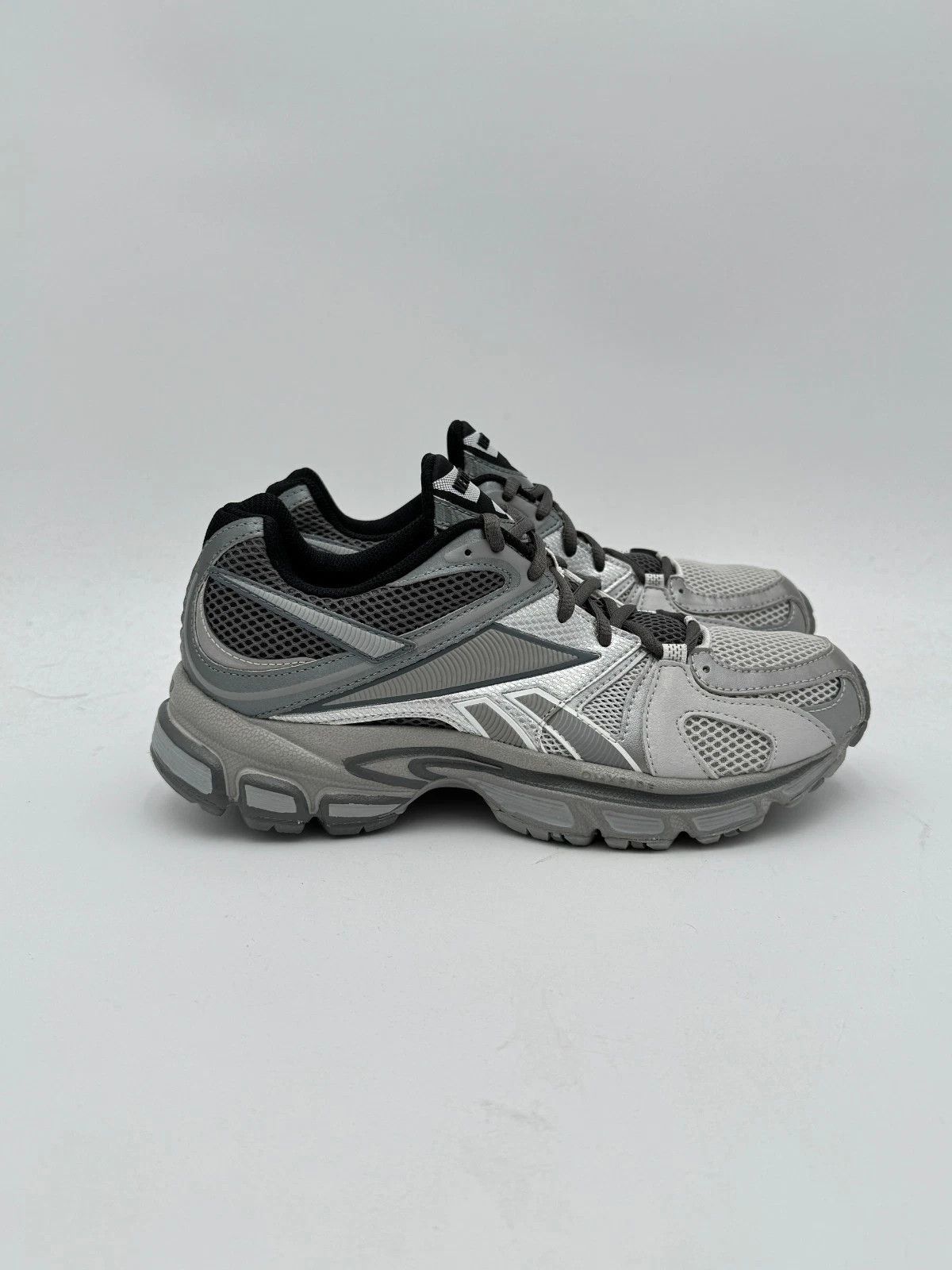 Reebok × Vetements Vetements Reebok Spike Runner 200 Grey Size US 6 / EU 39 - 2 Thumbnail