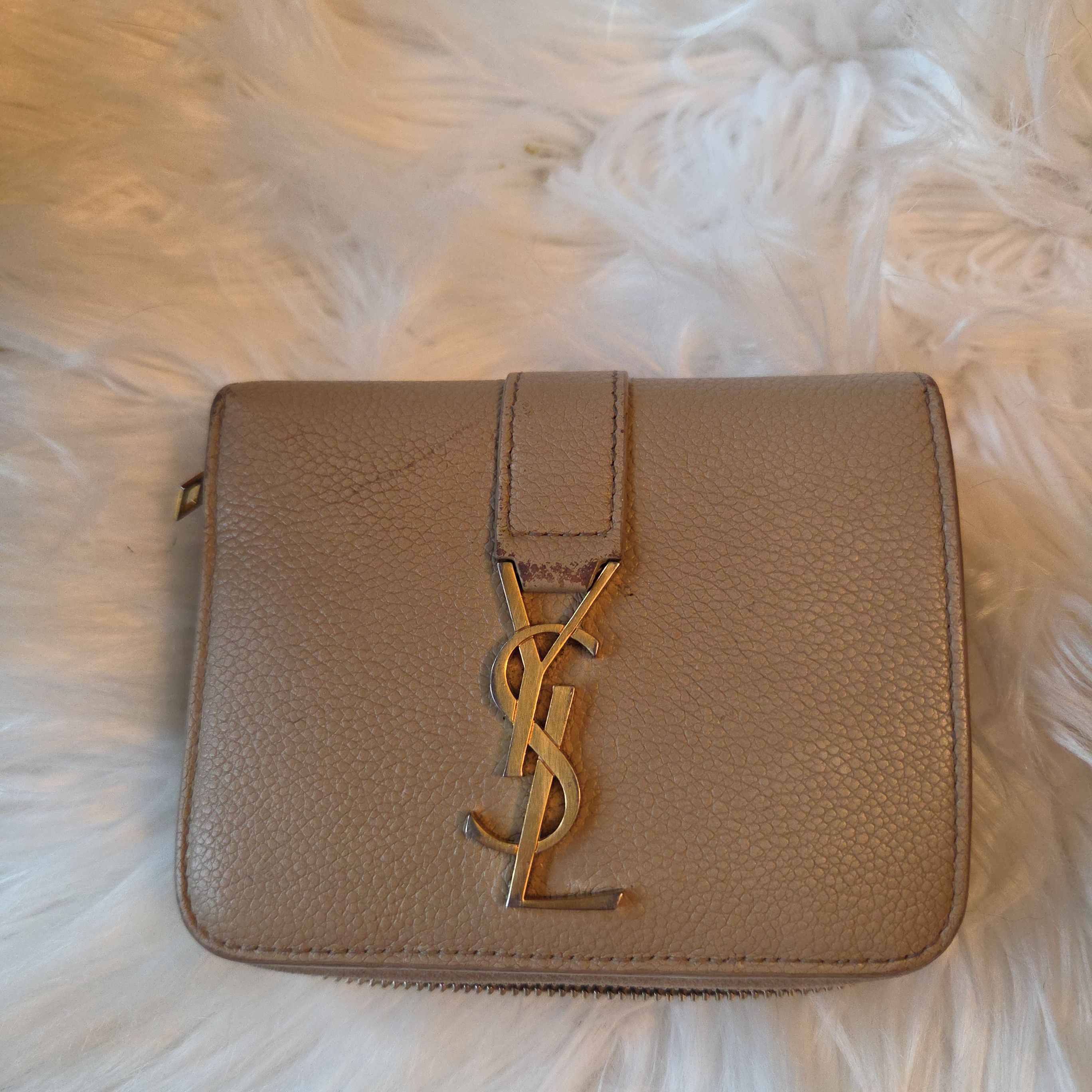 Yves Saint Laurent Saint Laurent (YSL) Grain De Poudre Compact Fold Wallet Size ONE SIZE - 10 Thumbnail