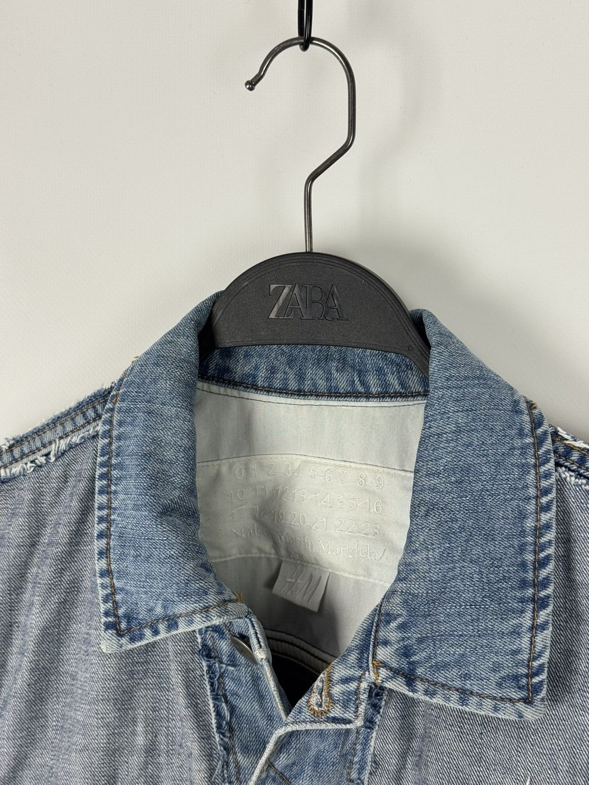 H&M × Maison Margiela SS12 Maison Margiela x H&M Distressed Reverse Denim Jacket Size US S / EU 44-46 / 1 - 7 Thumbnail