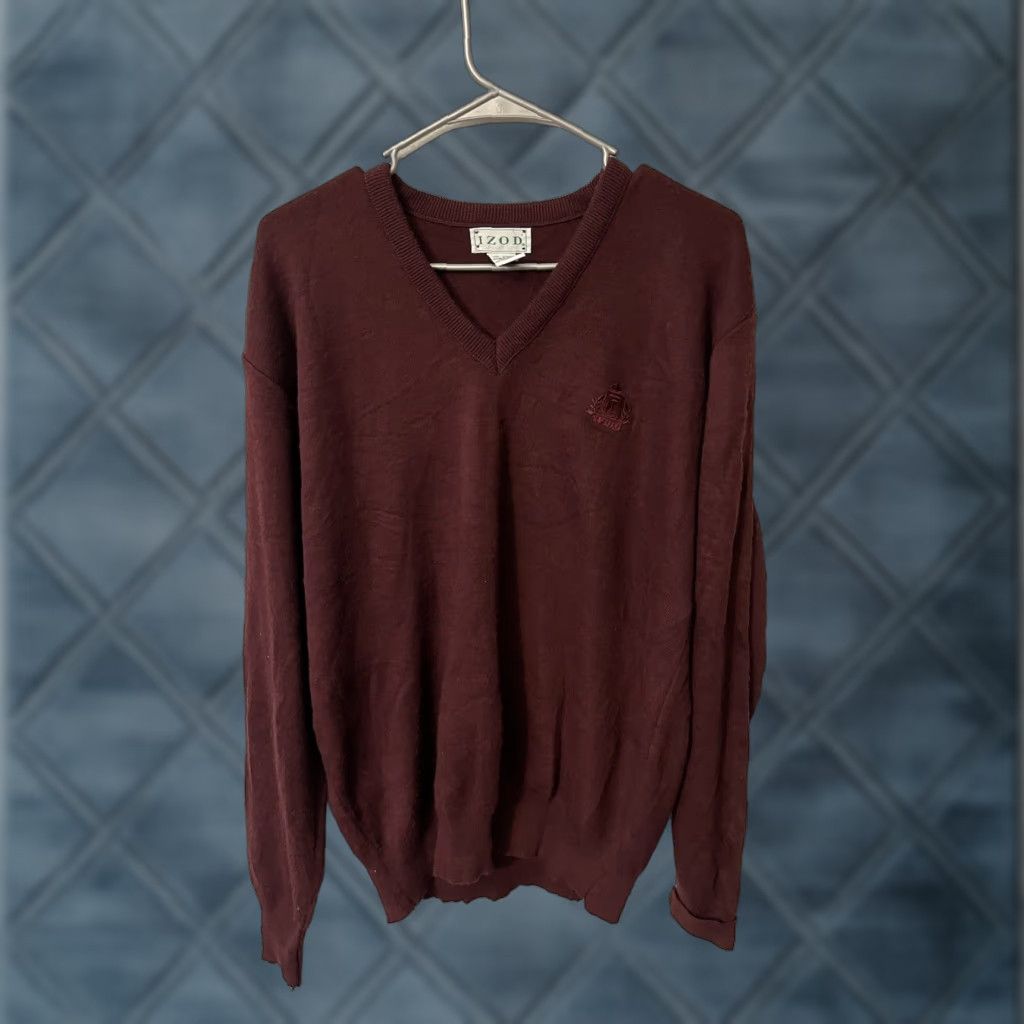 Izod VINTAGE IZOD Maroon V-Neck Sweater Men’s L Crest Logo Knit Pullover Preppy USA Shirt Size US L / EU 52-54 / 3 - 1 Thumbnail
