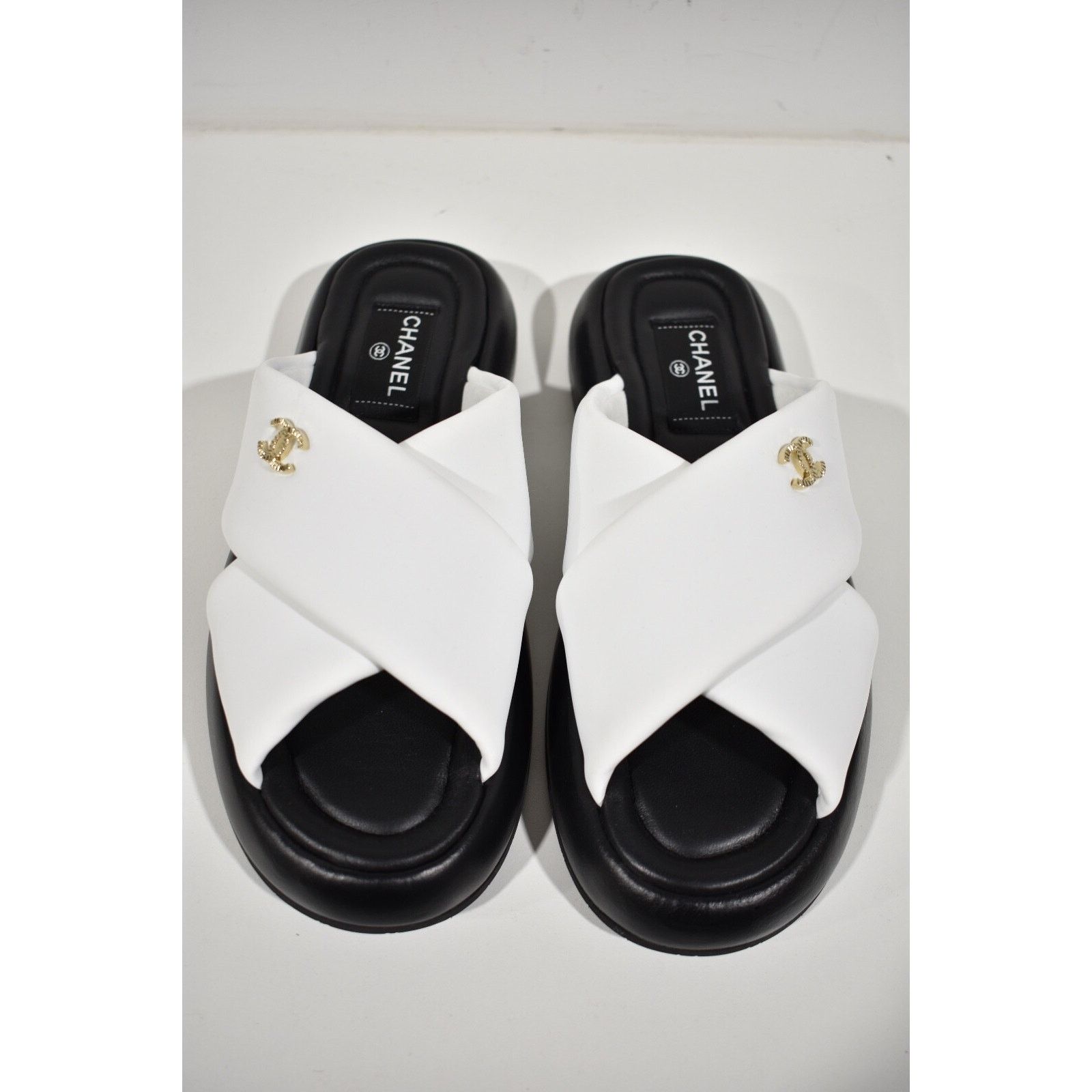 Chanel Chanel Black White Fabric Criss Cross Puffy CC Logo Slide Size US 8 / IT 38 - 6 Thumbnail