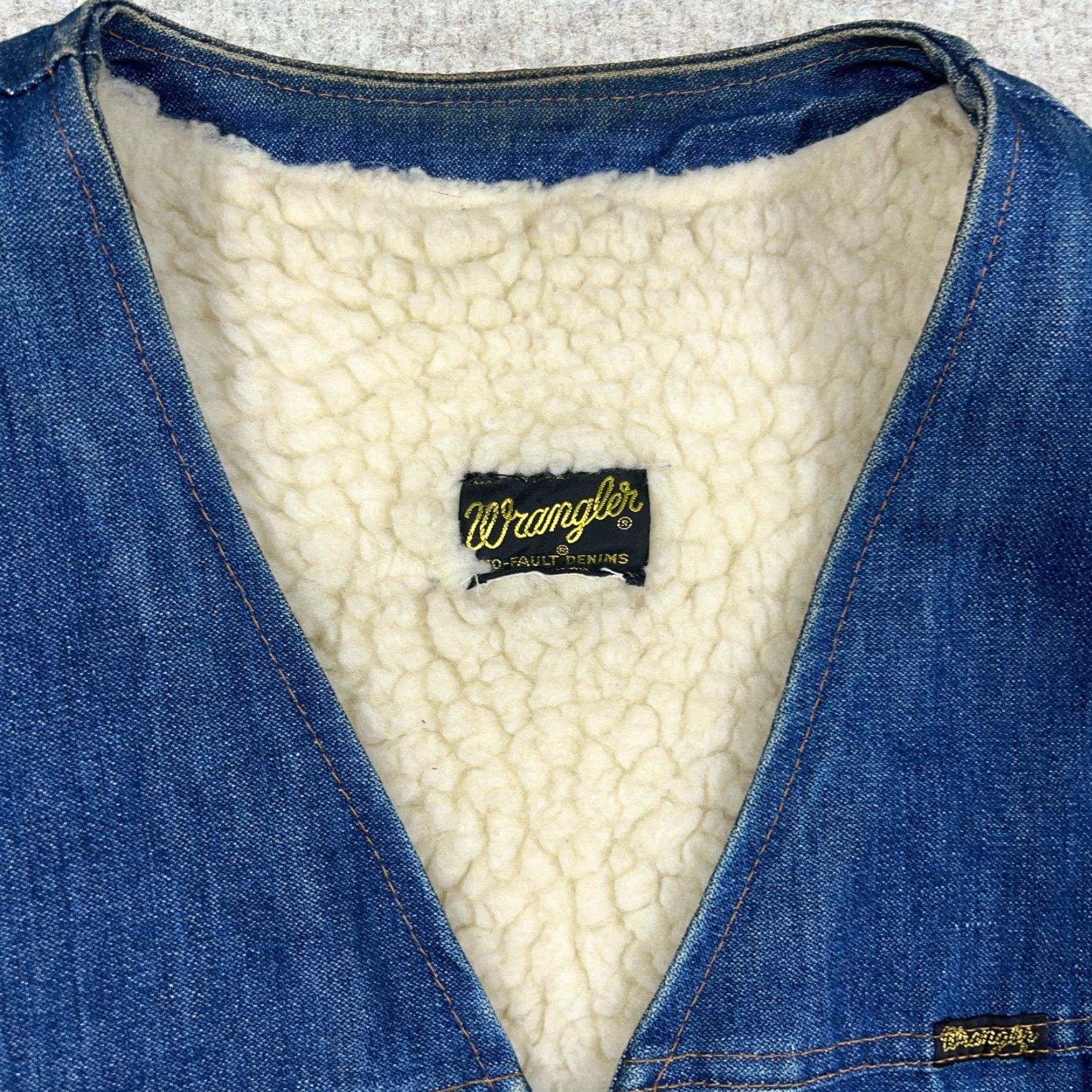 Wrangler VINTAGE Wrangler Denim Vest Men XL Blue Jeans No Fault Sherpa Lined 70s 80s USA Wrangler Size US 36 / EU 52 - 3 Thumbnail