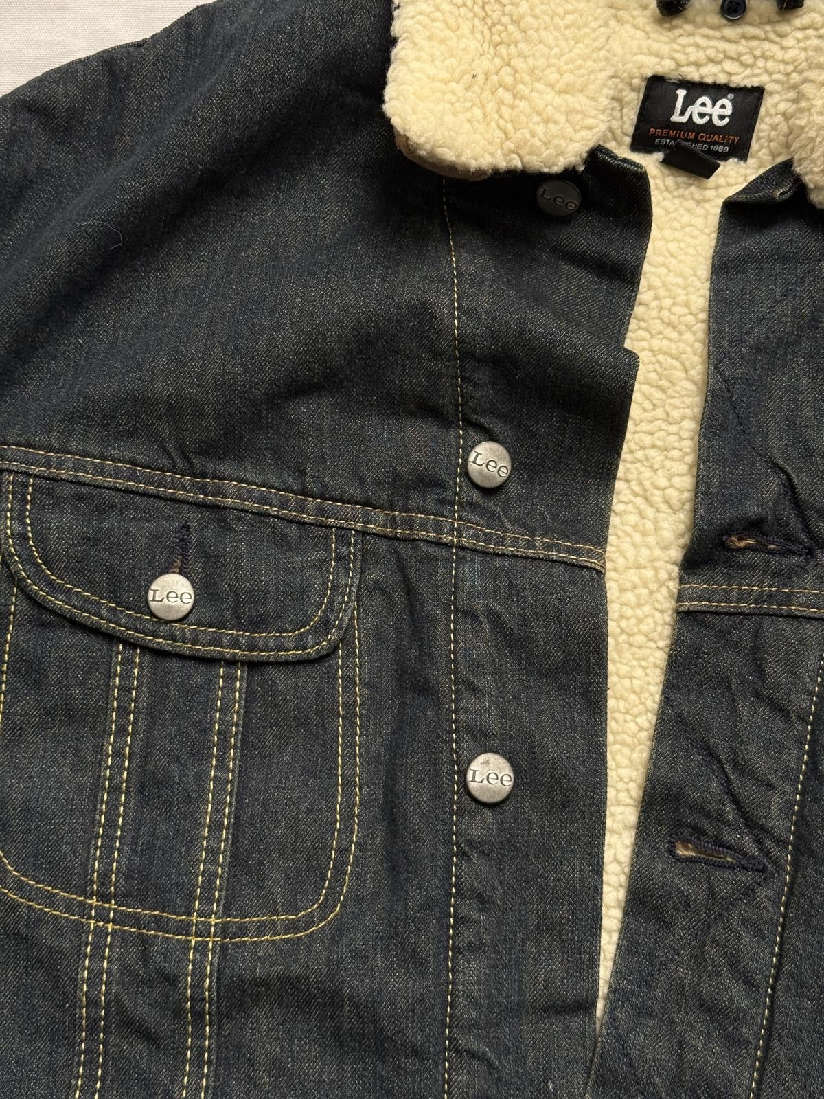 Designer Vintage Lee Denim Jean Jacket Sherpa Style Lining XL Size US XL / EU 56 / 4 - 4 Thumbnail