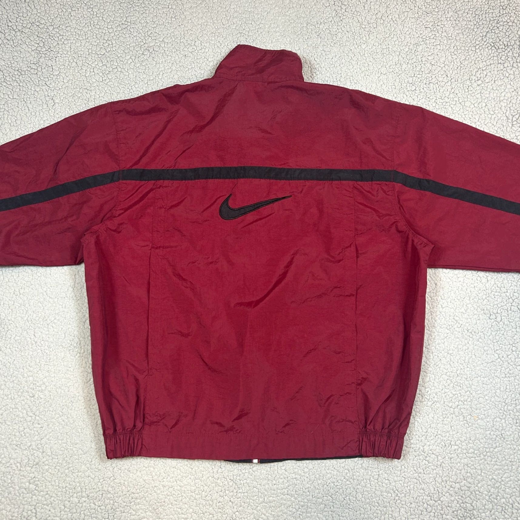 Nike VINTAGE Nike Jacket Windbreaker Swoosh Back Hit Size L Red Black White Logo Embroidered 90s Classic Sports USA Mens Size US L / EU 52-54 / 3 - 7 Thumbnail