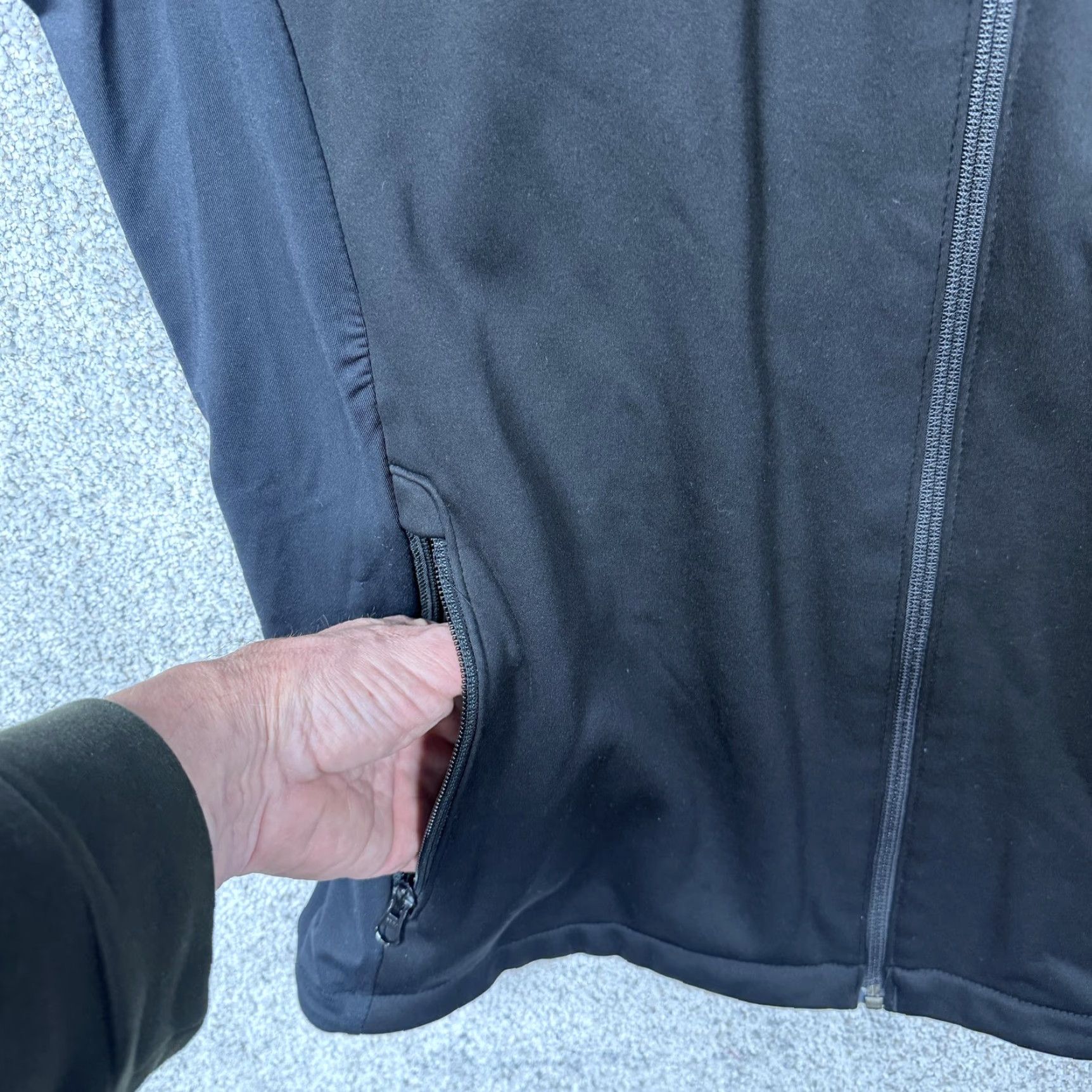 Vintage Columbia Mens Jacket L Black Omni-Shield Softshell Zip Hiking Gorpcore Size US L / EU 52-54 / 3 - 7 Thumbnail