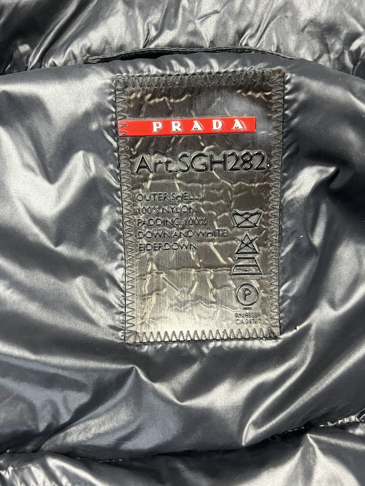 Prada PRADA MADE IN ITALY OPTI Down Vest Black Nylon Luxury Size US L / EU 52-54 / 3 - 7 Thumbnail