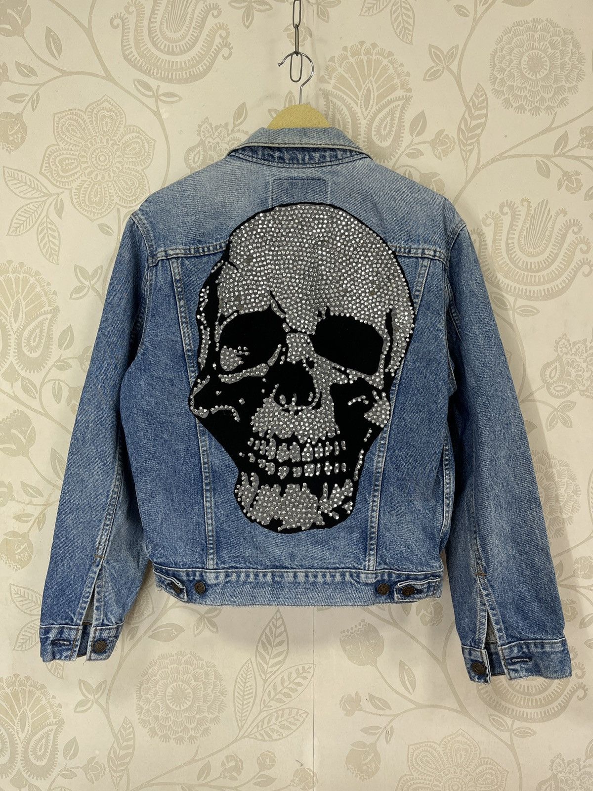 LVC × Levi's Vintage Clothing × Vintage Vintage Levis Trucker Denim Jacket Distressed Skull Patches Size US M / EU 48-50 / 2 - 4 Thumbnail