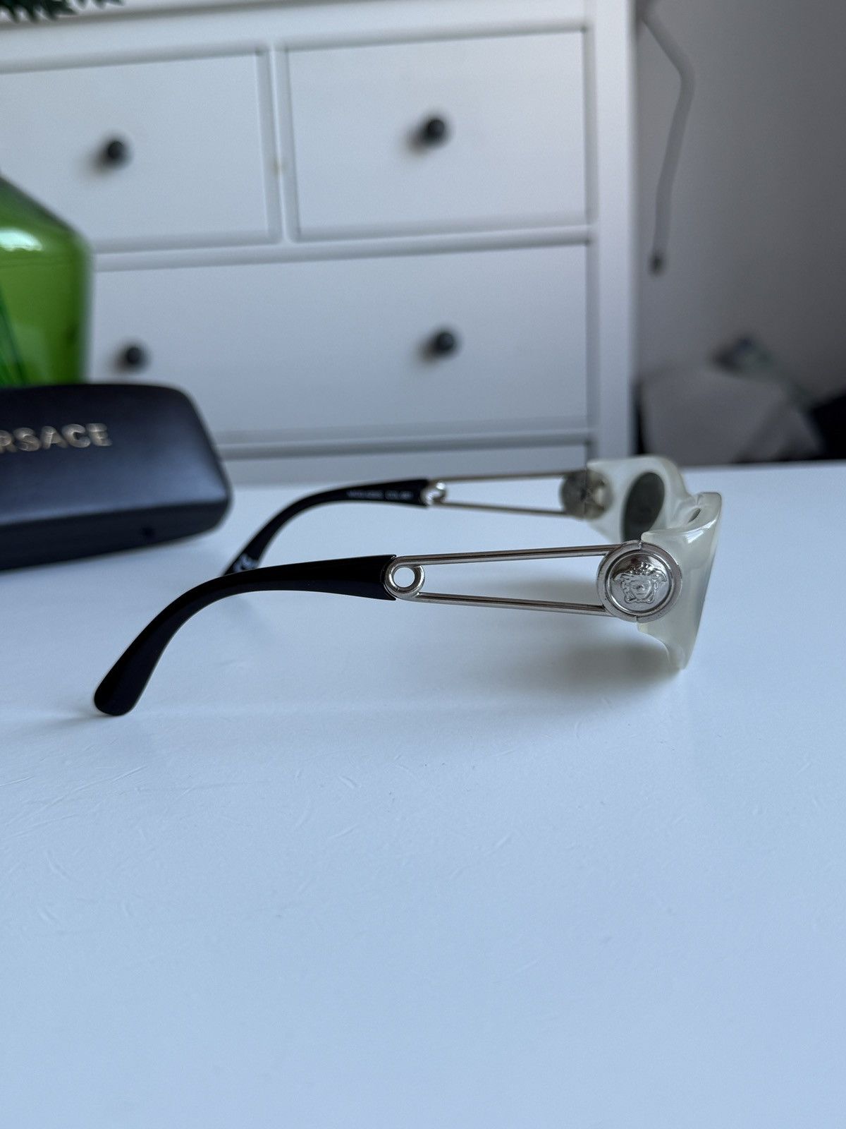 Versace Vintage 90s Gianni Versace safety pin sunglasses archive rar Size ONE SIZE - 4 Thumbnail