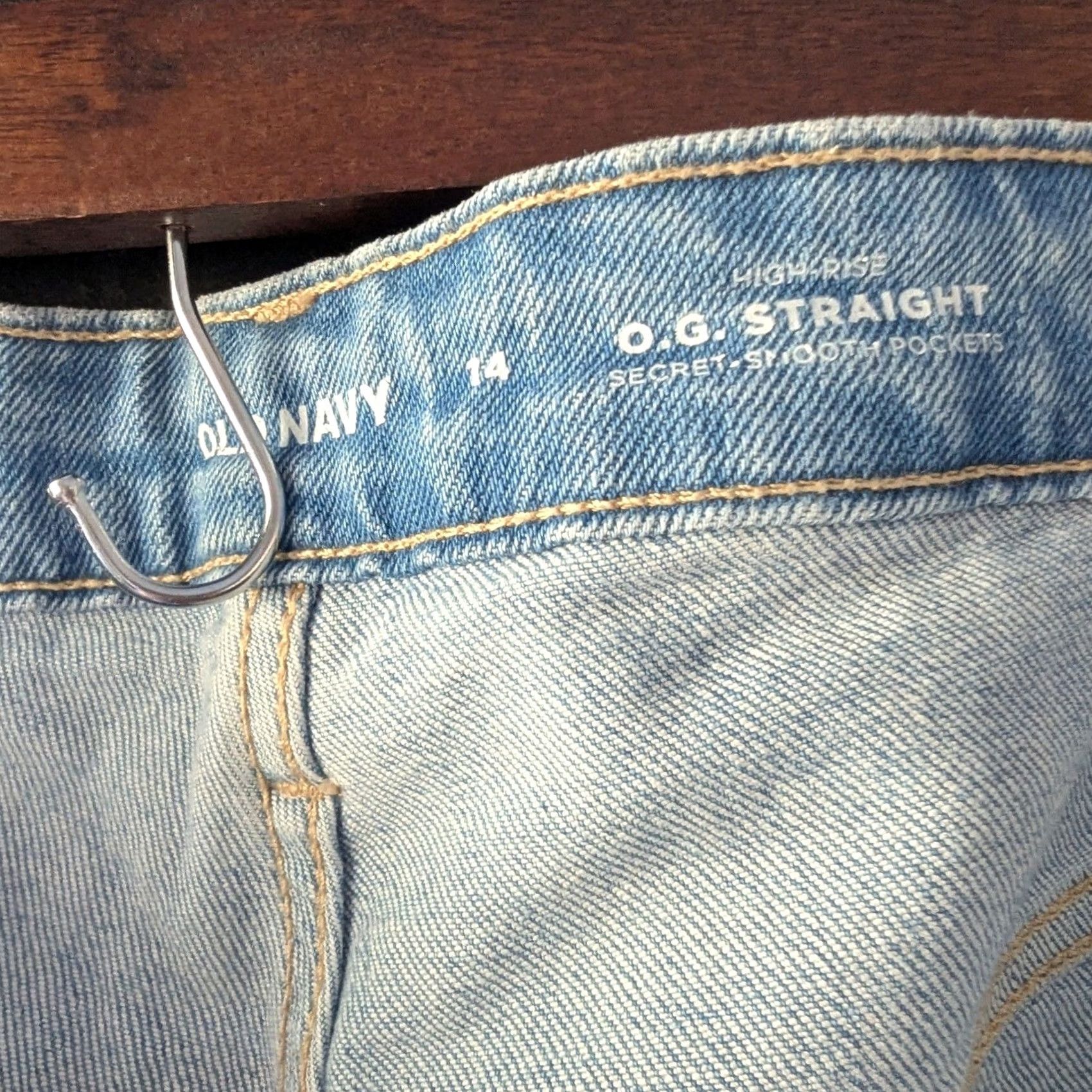 Old Navy Old Navy High Rise OG Straight Jeans Light Wash Distressed Denim Women Size 14 Size 36" / US 14 / IT 50 - 4 Thumbnail