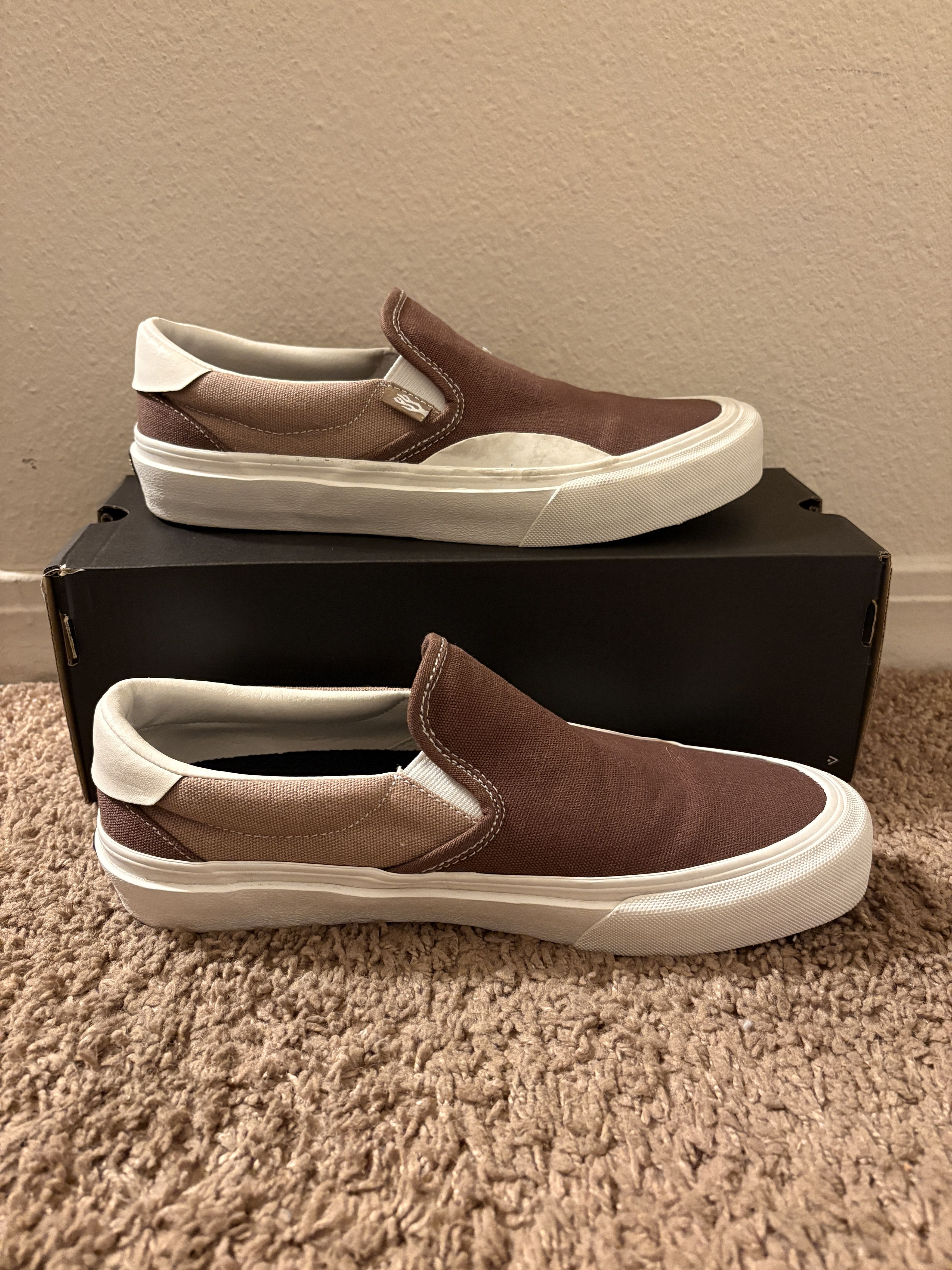 STRAYE Straye Vista - Slip On - Brown - Size 9 - No Box Size US 9 / EU 42 - 2 Thumbnail