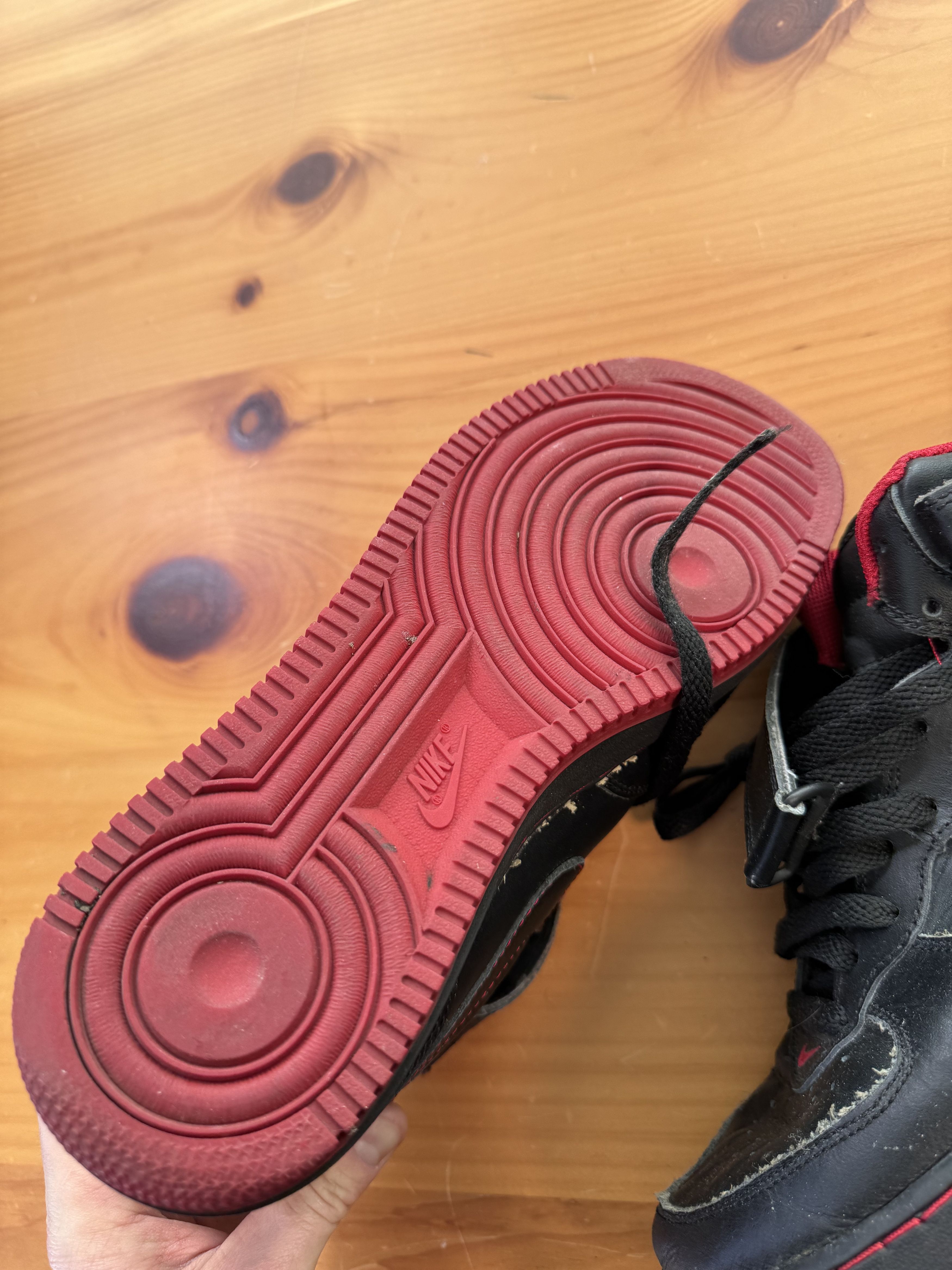 Nike 2002 Nike Air Force 1 Mid Black Red Contrast stitch Size US 9 / EU 42 - 7 Thumbnail