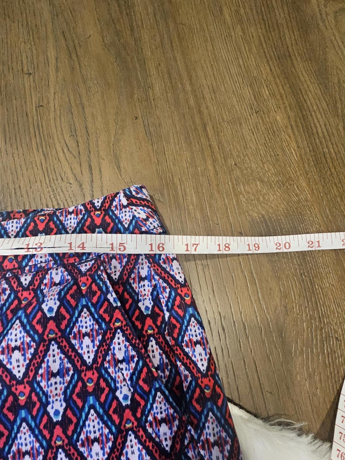 Designer Liz Claiborne Vibrant Geometric Print Shorts Size 28" / US 6 / IT 42 - 5 Thumbnail