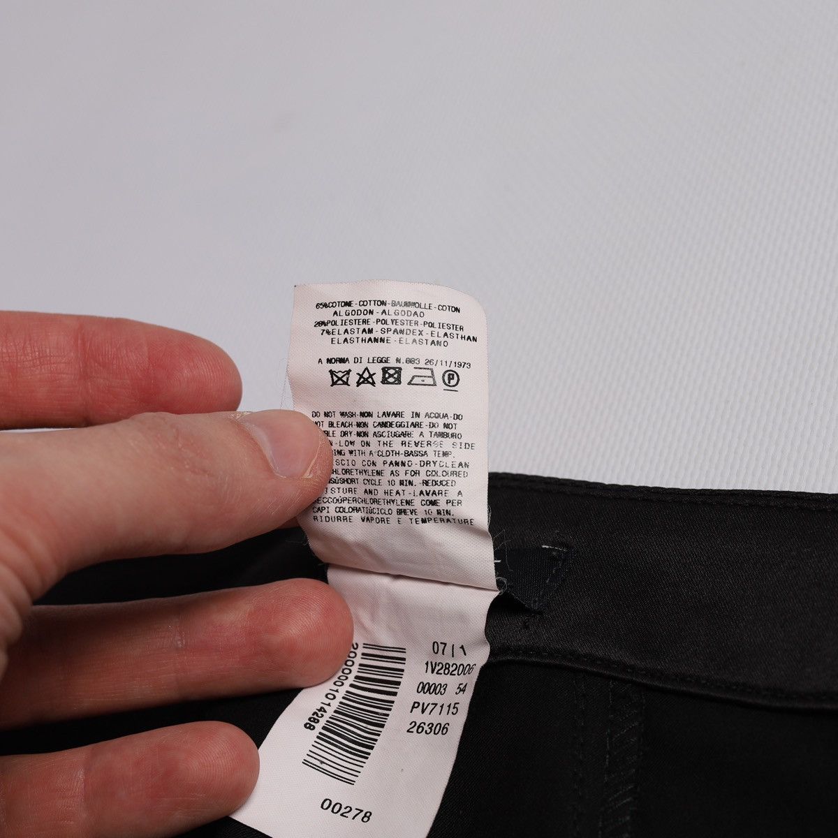 Versace Jeans Couture Versace Jeans Couture Nylon Vintage Pants Trousers Black Size 30" / US 8 / IT 44 - 8 Thumbnail