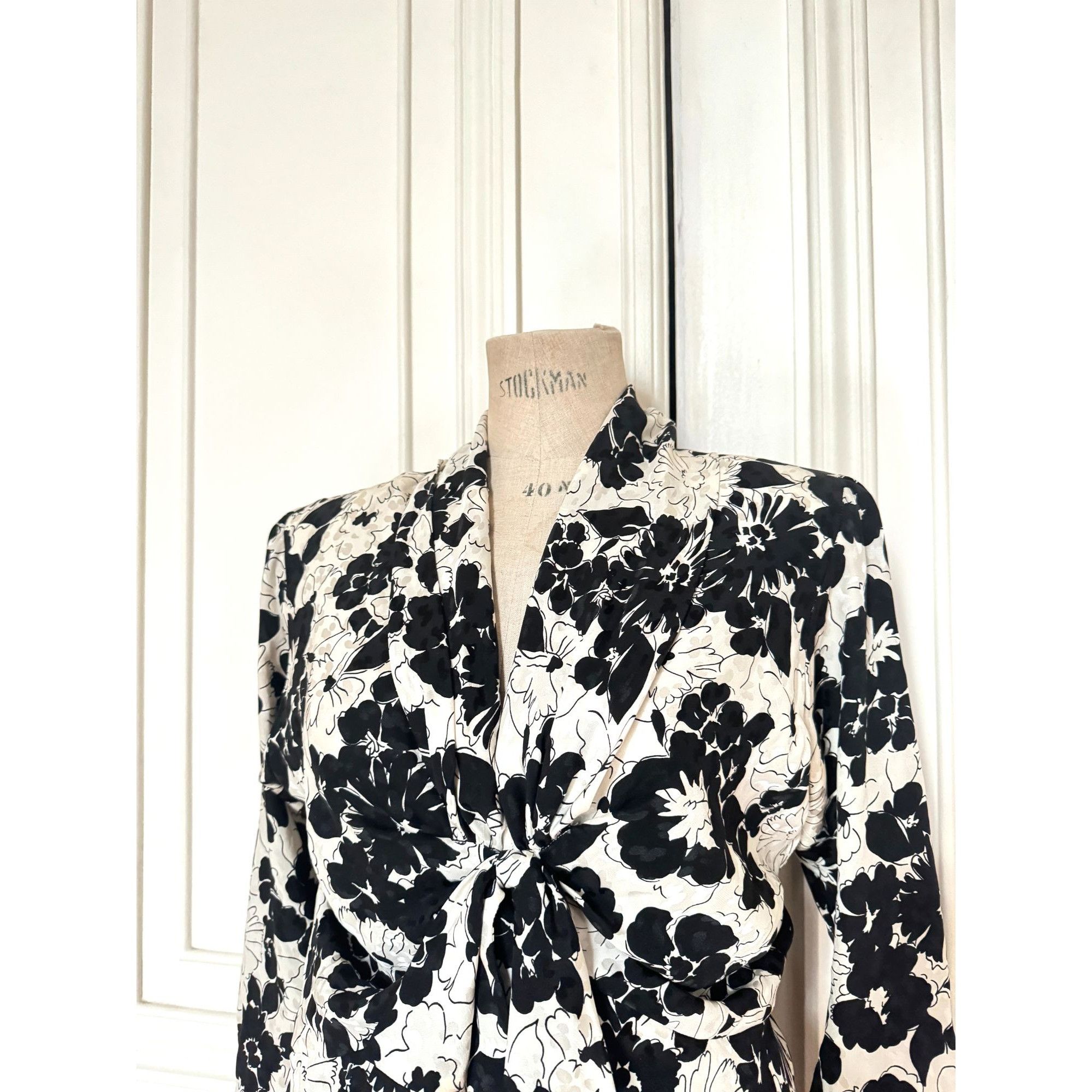 Yves Saint Laurent Spring Summer 1986 White Black Silk Floral Dress Size M / US 6-8 / IT 42-44 - 4 Thumbnail