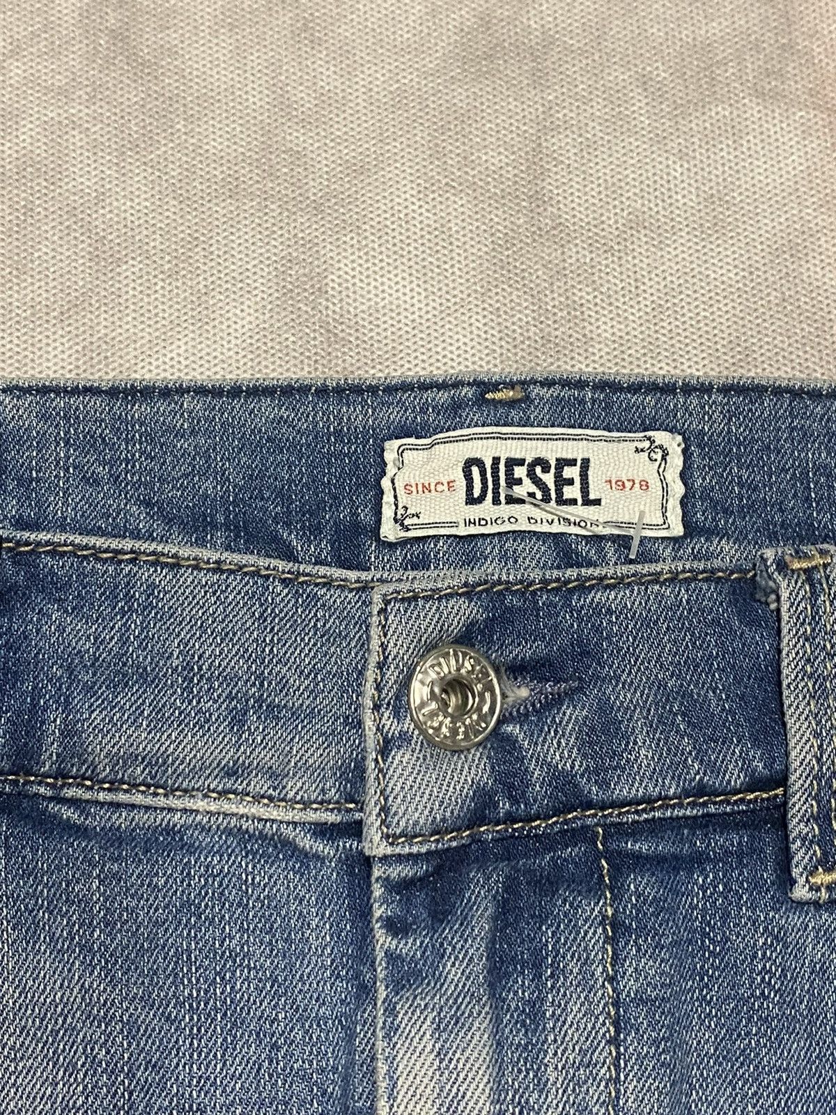 Diesel × Vintage Vintage Diesel Y2K Denim Faded Skirt Size 27 Size 27" / US 4 / IT 40 - 5 Thumbnail