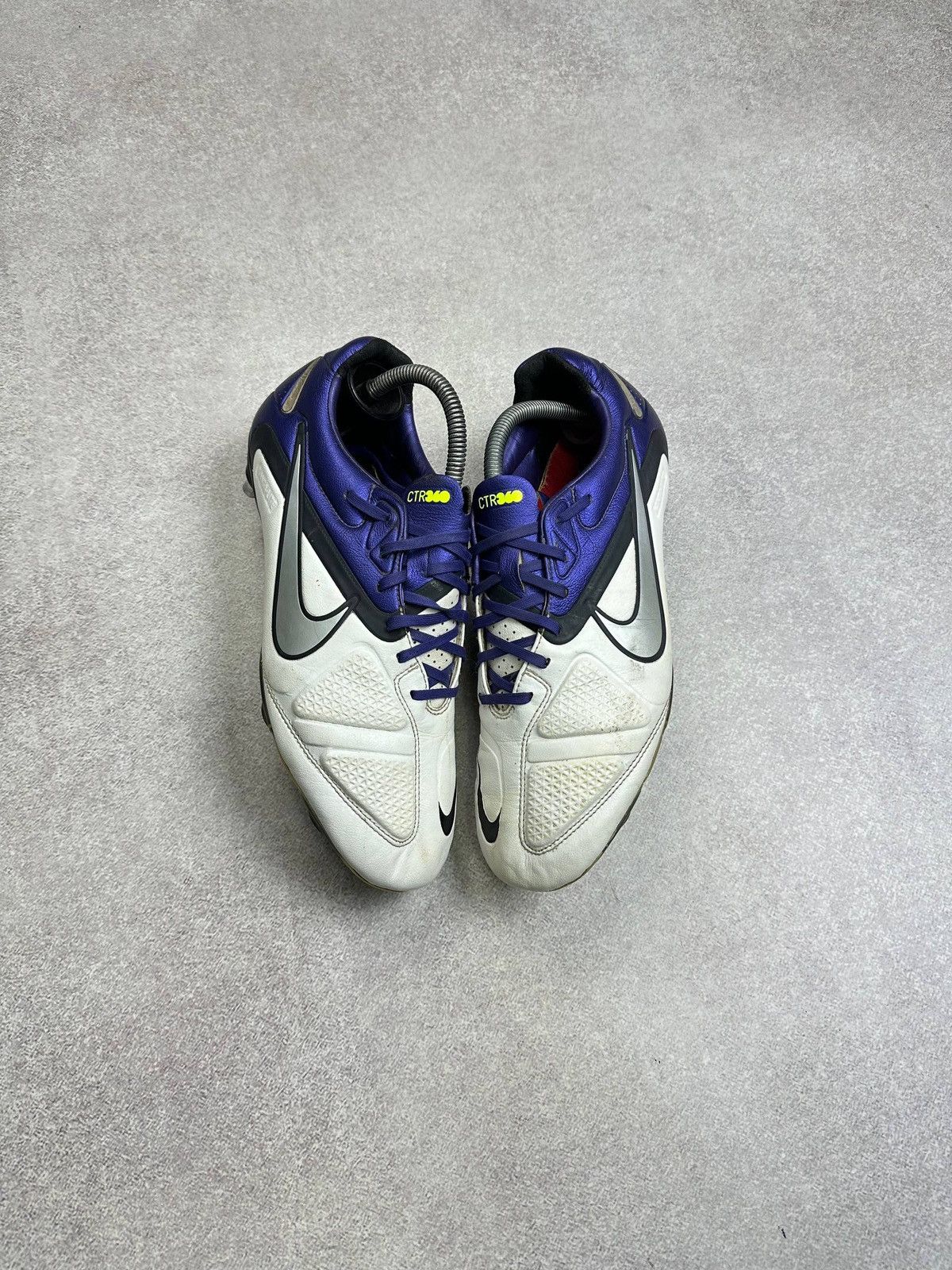 Nike Vintage Nike Kanga Lite Soccer Cleats Us 10 Size US 9 / EU 42 - 2 Thumbnail