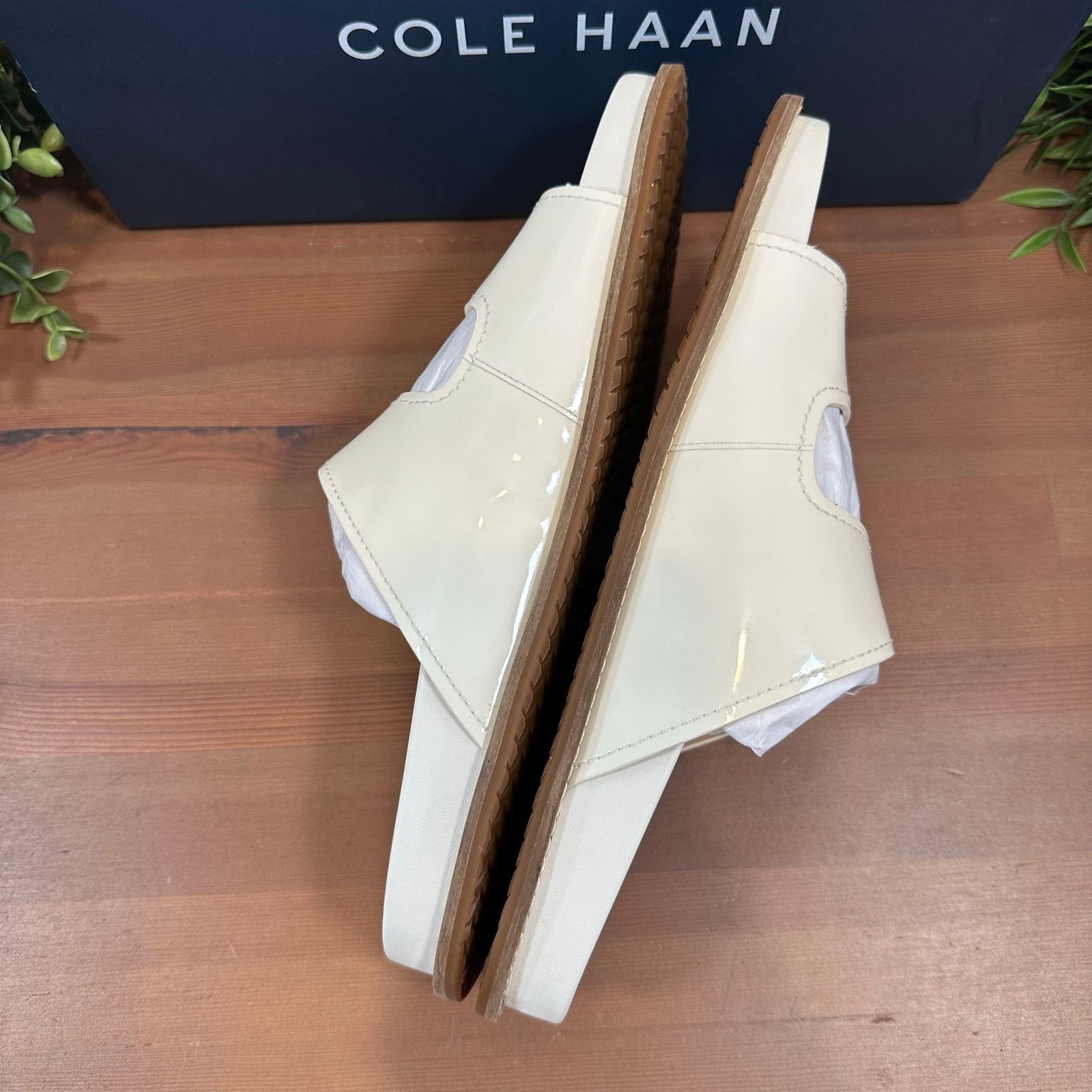 Cole Haan Cole Haan Marisol Footbed Sandals Ivory Patent Leather 6 Size US 6 / IT 36 - 7 Thumbnail