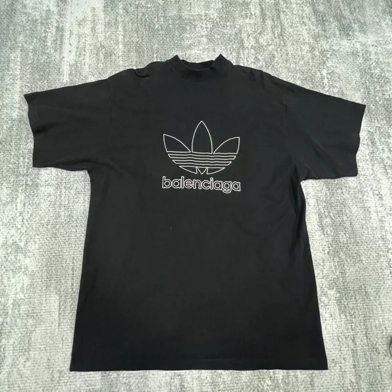Balenciaga Balenciaga adidias Short Sleeve Size US S / EU 44-46 / 1 - 1 Thumbnail
