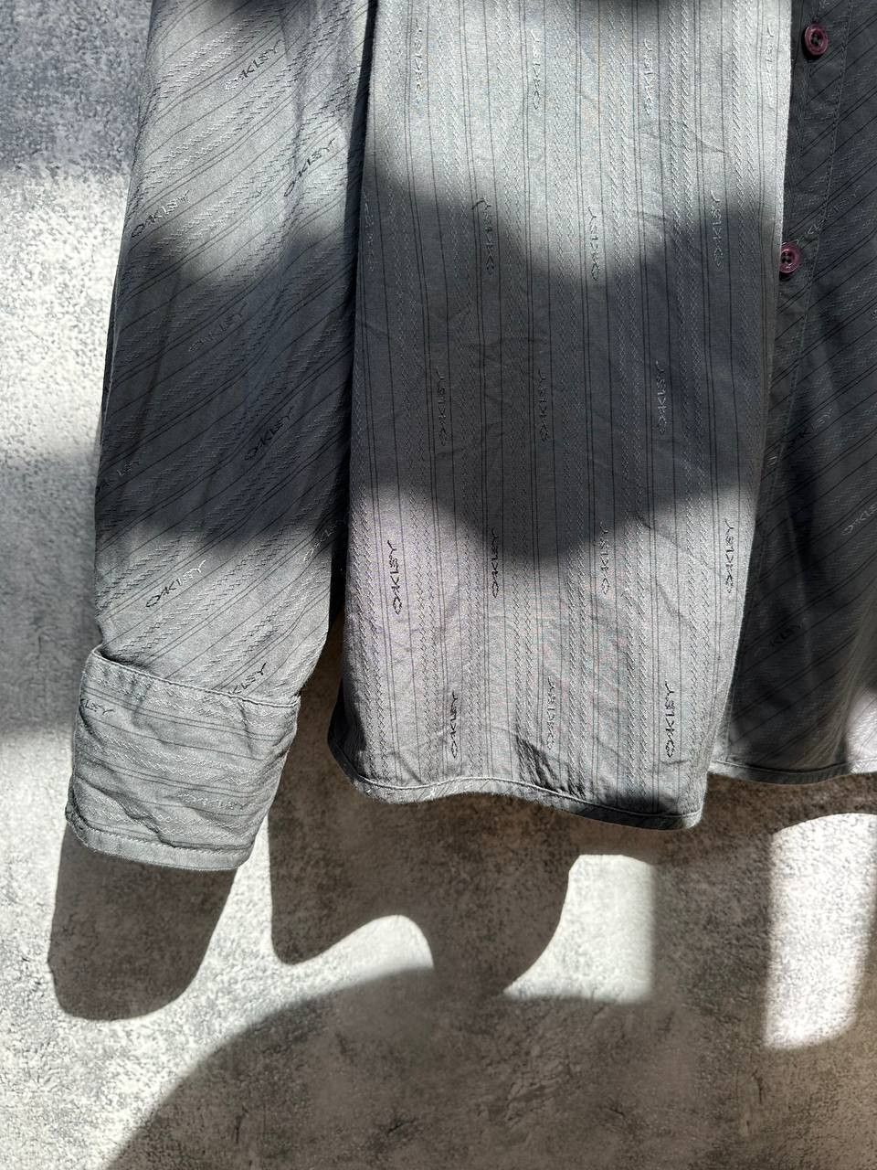 Oakley Oakley Monogram Button Up Shirt Vintage Gray Slim Fit Size US XL / EU 56 / 4 - 7 Thumbnail