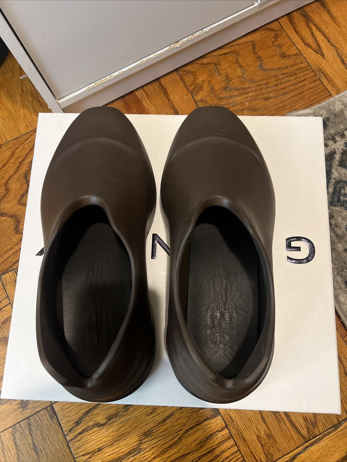Givenchy GIVENCHY MONUMENTAL MALLOW DARK BROWN MATTE RUBBER SNEAKER Size US 12 / EU 45 - 4 Thumbnail