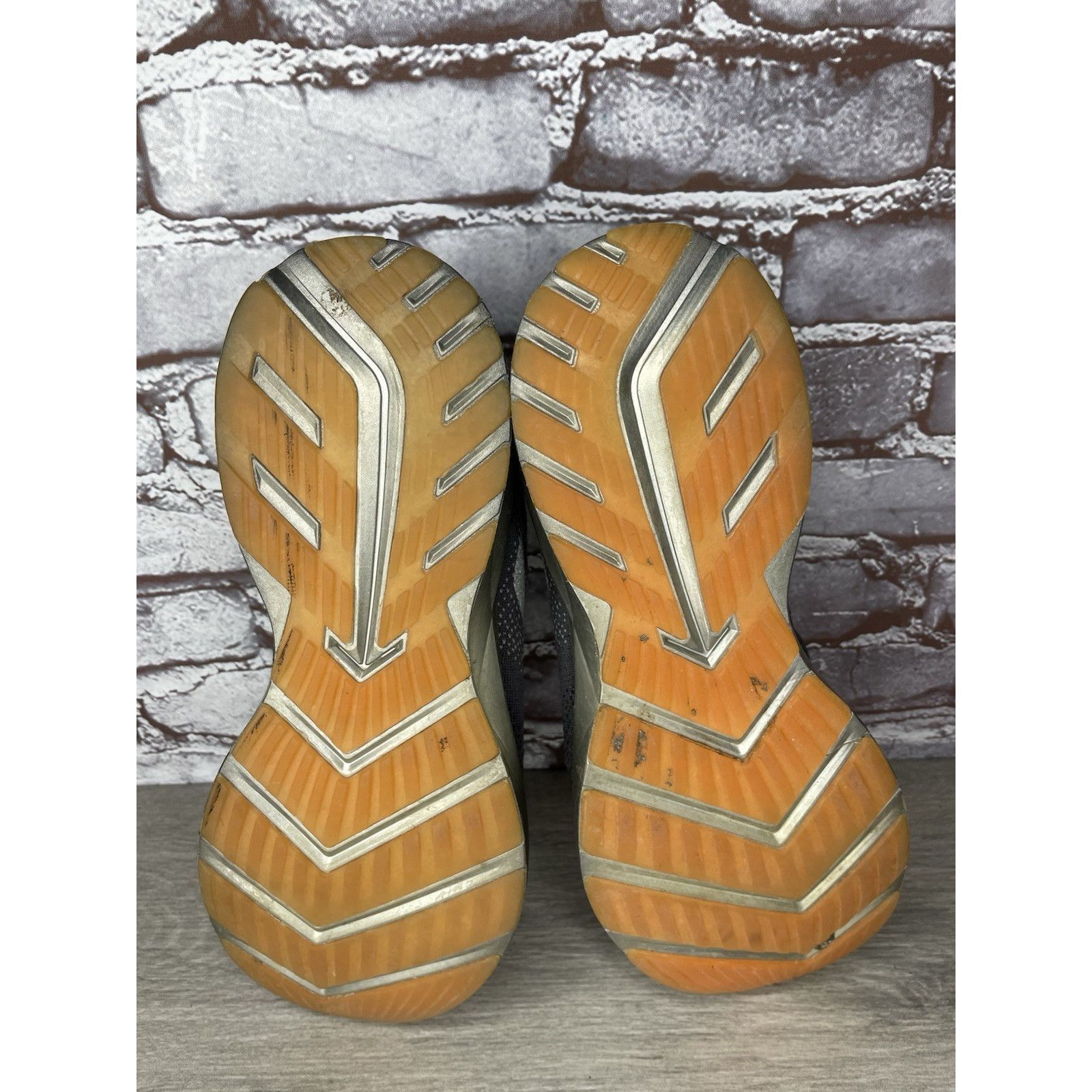 Brooks Brooks Levitate 2 1102901D026 Mens Size 11.5D Gray Orange At Size US 11.5 / EU 44-45 - 9 Thumbnail
