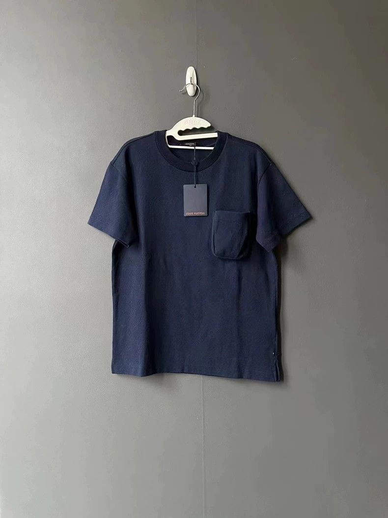 Louis Vuitton Louis Vuitton Dark Blue with Dark Print Pocket short sleeve Size US XS / EU 42 / 0 - 1 Thumbnail