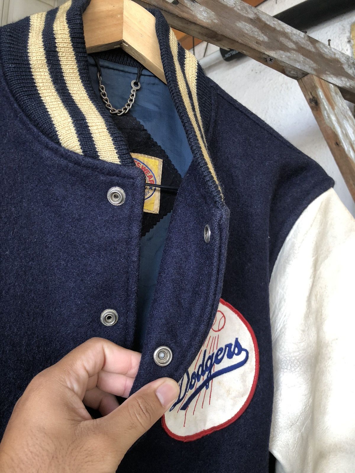 MLB Vintage 90s MLB Dodgers Varsity Arm Leather Tag Stadium Size US M / EU 48-50 / 2 - 13 Thumbnail