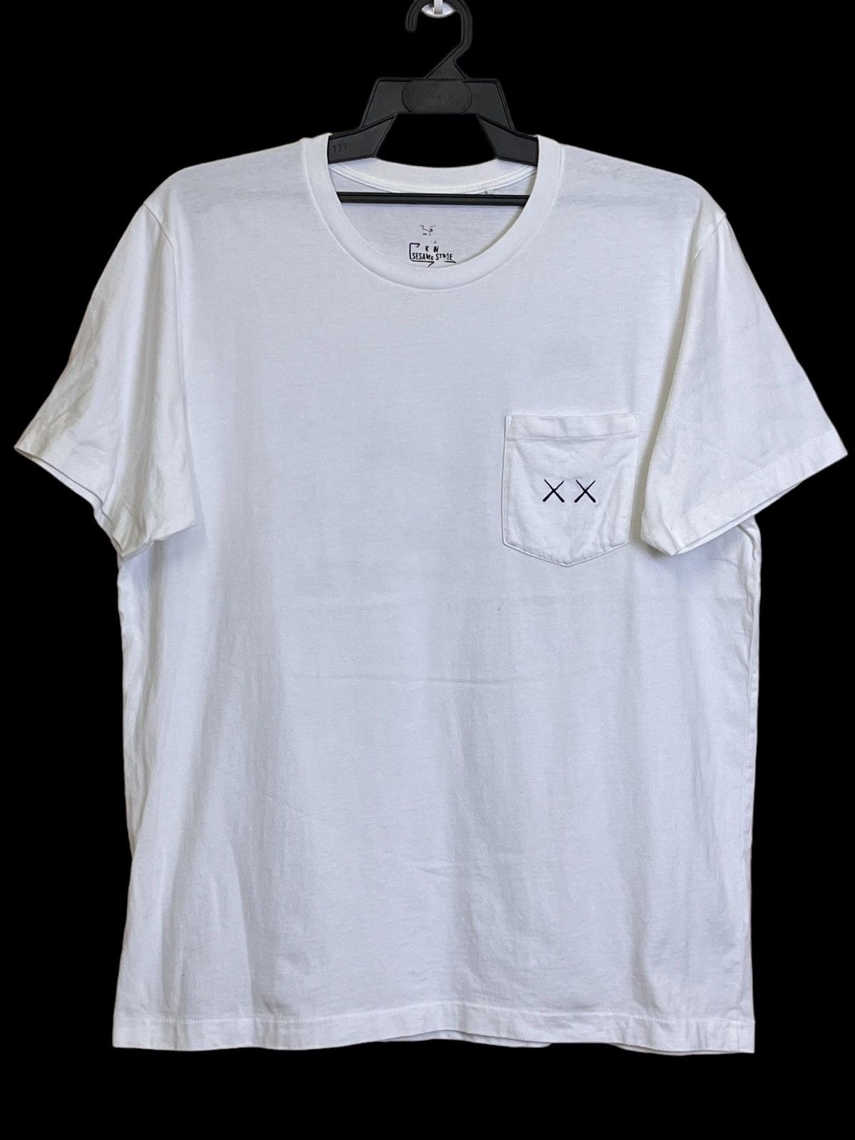 Kaws × Uniqlo GRAIL🔥UNIQLO x KAWS x SESAME STREET COLLABORATION T SHIRT Size US XL / EU 56 / 4 - 2 Thumbnail